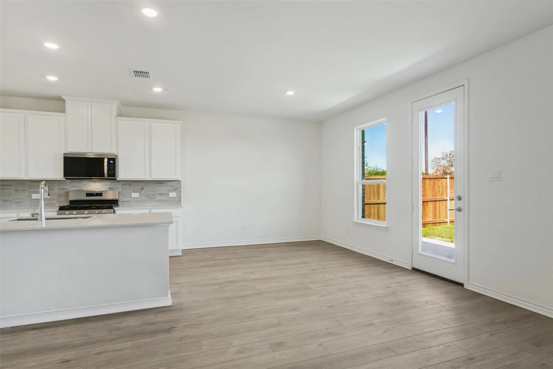 Single Family Residence For Sale in Denton County , 124 Hudson Lane, Justin, Texas 76247, 3 Bedroom, 2 Bathroom, 2 Garage spaces, 2,091 Sqft, built in 2026, mls#21296778, Real Estate Agent in Justin, Homes For Sale in Denton county, Homes For Sale in Justin, Realtor in Justin Texas, Real Estate Brokerage Independent Realty Texas, Luminita Cordes Realtor