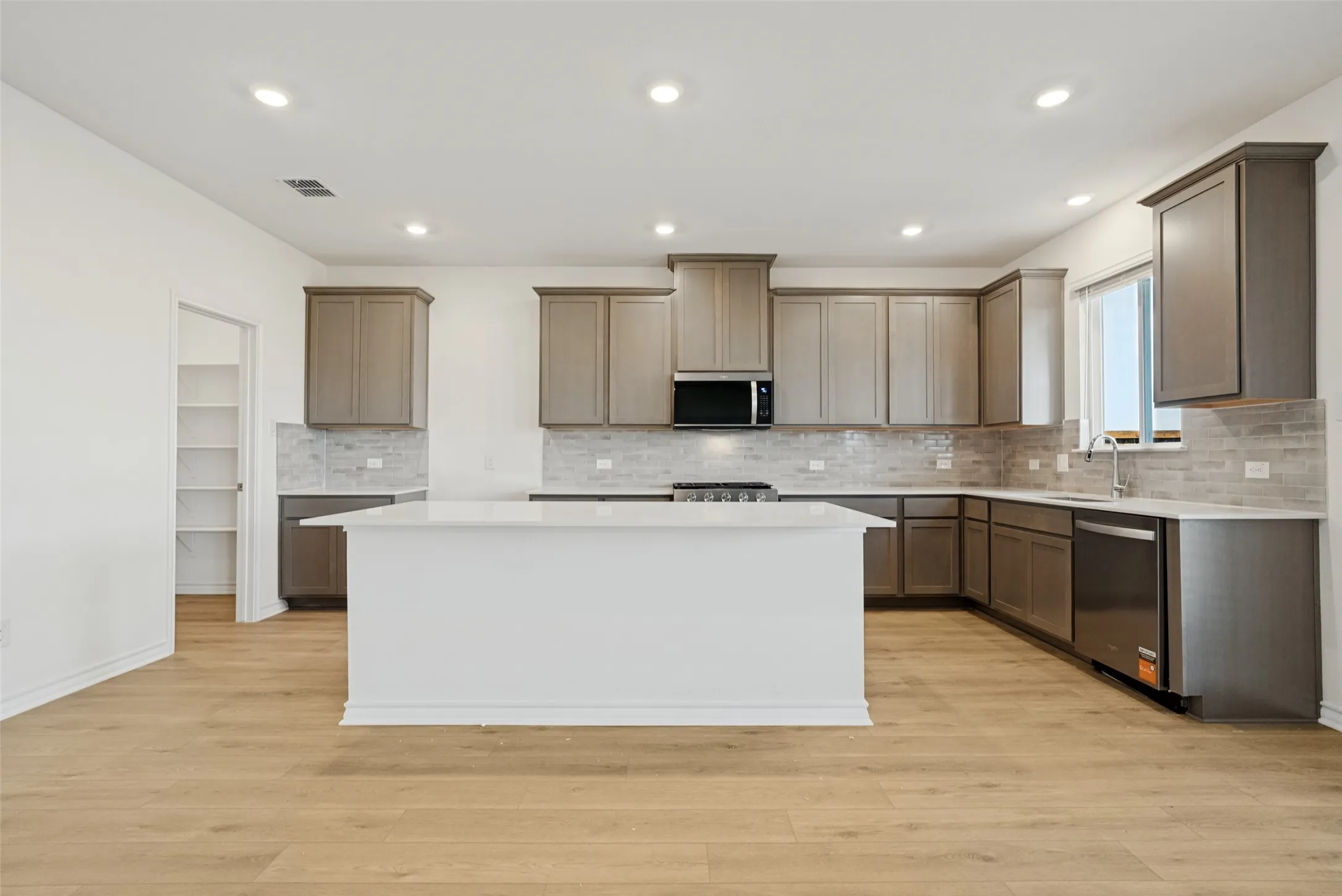 Single Family Residence For Sale in Parker County , 104 Cayenne Road, Aledo, Texas 76008, 4 Bedroom, 2 Bathroom, 2 Garage spaces, 2,355 Sqft, built in 2026, mls#21296683, Real Estate Agent in Aledo, Homes For Sale in Parker county, Homes For Sale in Aledo, Realtor in Aledo Texas, Real Estate Brokerage Independent Realty Texas, Luminita Cordes Realtor