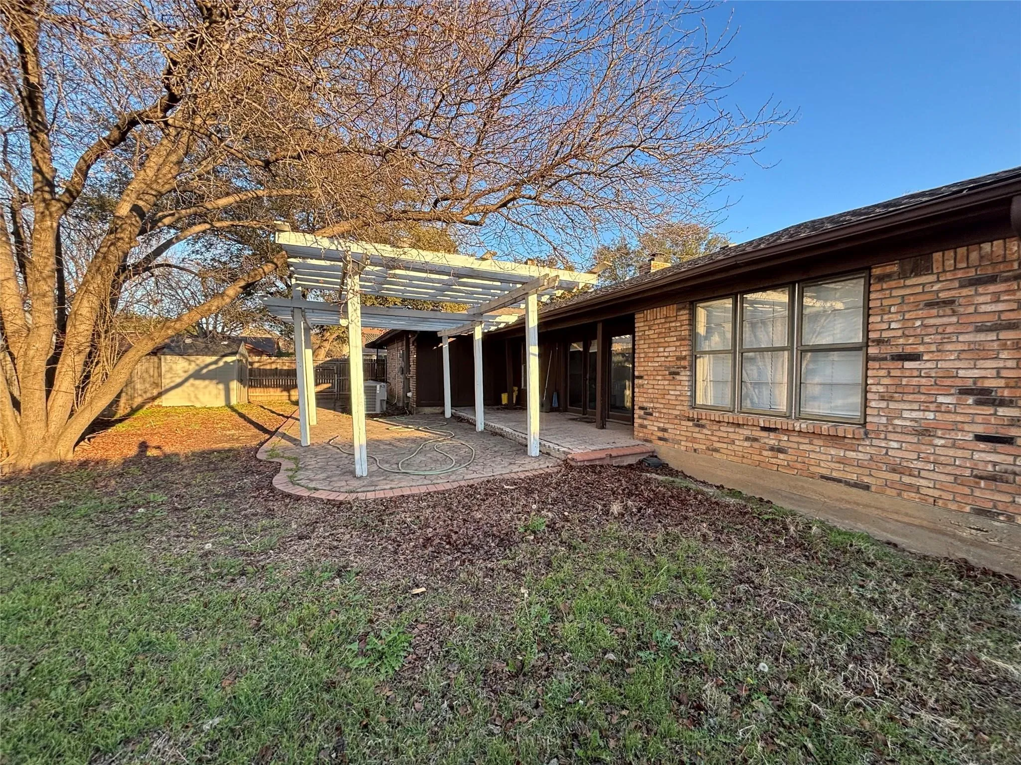 Single Family Residence For Sale in Tarrant County , 6533 Riviera Drive, North Richland Hills, Texas 76180, 4 Bedroom, 3 Bathroom, 2 Garage spaces, 2,362 Sqft, built in 1979, mls#21285713, Real Estate Agent in North Richland Hills, Homes For Sale in Tarrant county, Homes For Sale in North Richland Hills, Realtor in North Richland Hills Texas, Real Estate Brokerage Independent Realty Texas, Luminita Cordes Realtor