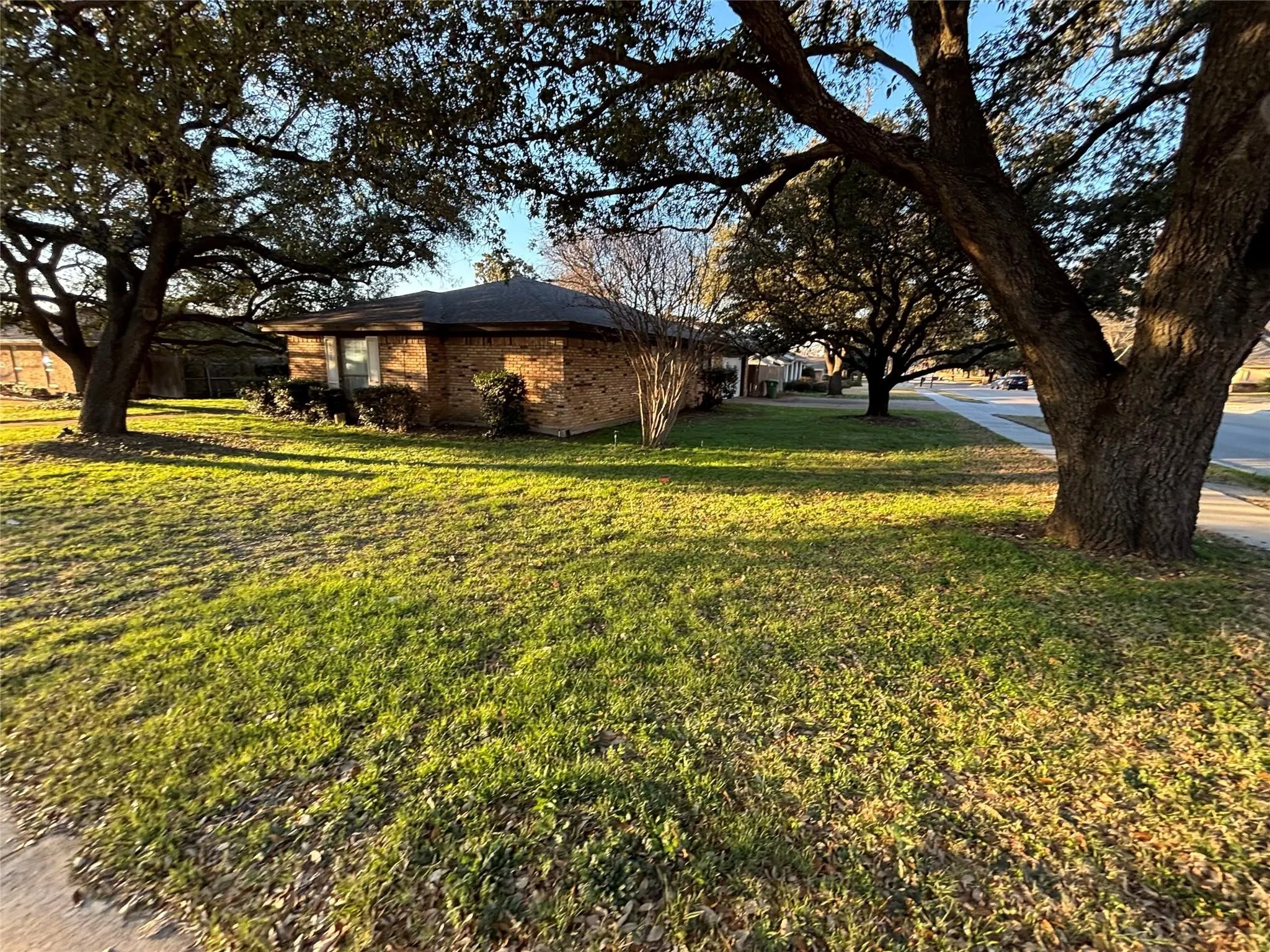 Single Family Residence For Sale in Tarrant County , 6533 Riviera Drive, North Richland Hills, Texas 76180, 4 Bedroom, 3 Bathroom, 2 Garage spaces, 2,362 Sqft, built in 1979, mls#21285713, Real Estate Agent in North Richland Hills, Homes For Sale in Tarrant county, Homes For Sale in North Richland Hills, Realtor in North Richland Hills Texas, Real Estate Brokerage Independent Realty Texas, Luminita Cordes Realtor