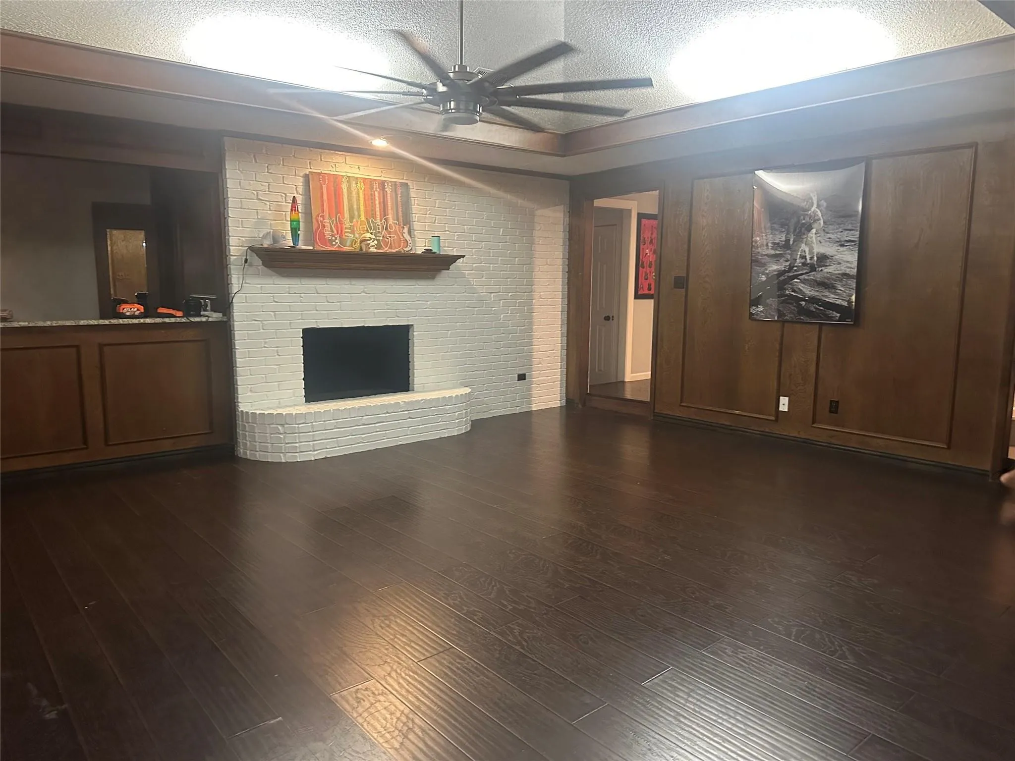 Single Family Residence For Sale in Tarrant County , 6533 Riviera Drive, North Richland Hills, Texas 76180, 4 Bedroom, 3 Bathroom, 2 Garage spaces, 2,362 Sqft, built in 1979, mls#21285713, Real Estate Agent in North Richland Hills, Homes For Sale in Tarrant county, Homes For Sale in North Richland Hills, Realtor in North Richland Hills Texas, Real Estate Brokerage Independent Realty Texas, Luminita Cordes Realtor