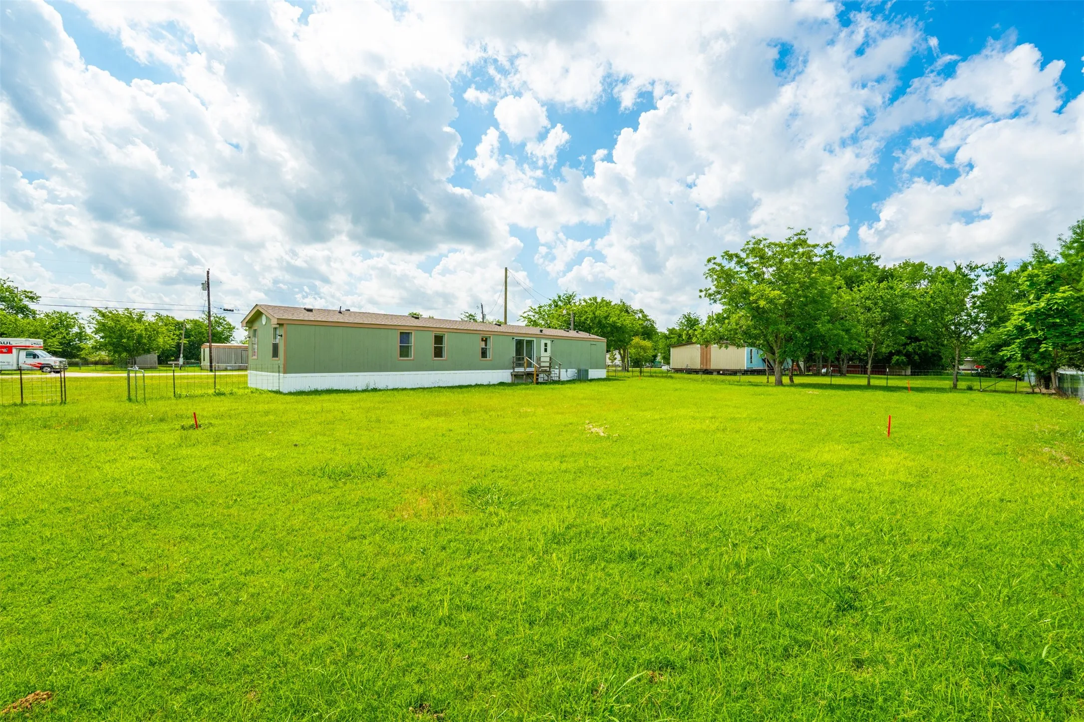 Manufactured Home For Sale in Johnson County , 7009 Karen Lane, Joshua, Texas 76058, 3 Bedroom, 2 Bathroom, Garage spaces, 1,216 Sqft, built in 1998, mls#21296804, Real Estate Agent in Joshua, Homes For Sale in Johnson county, Homes For Sale in Joshua, Realtor in Joshua Texas, Real Estate Brokerage Independent Realty Texas, Luminita Cordes Realtor