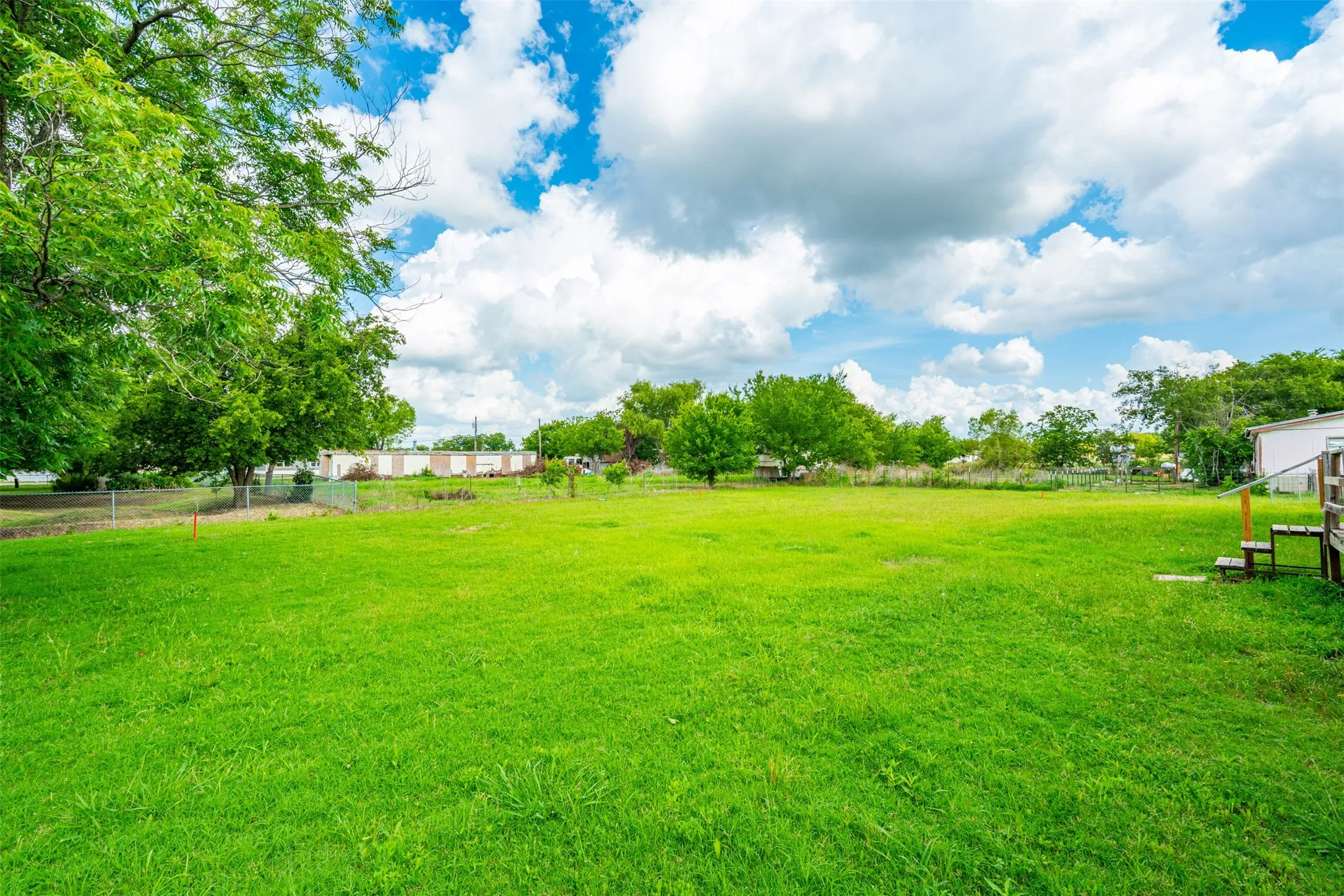 Manufactured Home For Sale in Johnson County , 7009 Karen Lane, Joshua, Texas 76058, 3 Bedroom, 2 Bathroom, Garage spaces, 1,216 Sqft, built in 1998, mls#21296804, Real Estate Agent in Joshua, Homes For Sale in Johnson county, Homes For Sale in Joshua, Realtor in Joshua Texas, Real Estate Brokerage Independent Realty Texas, Luminita Cordes Realtor