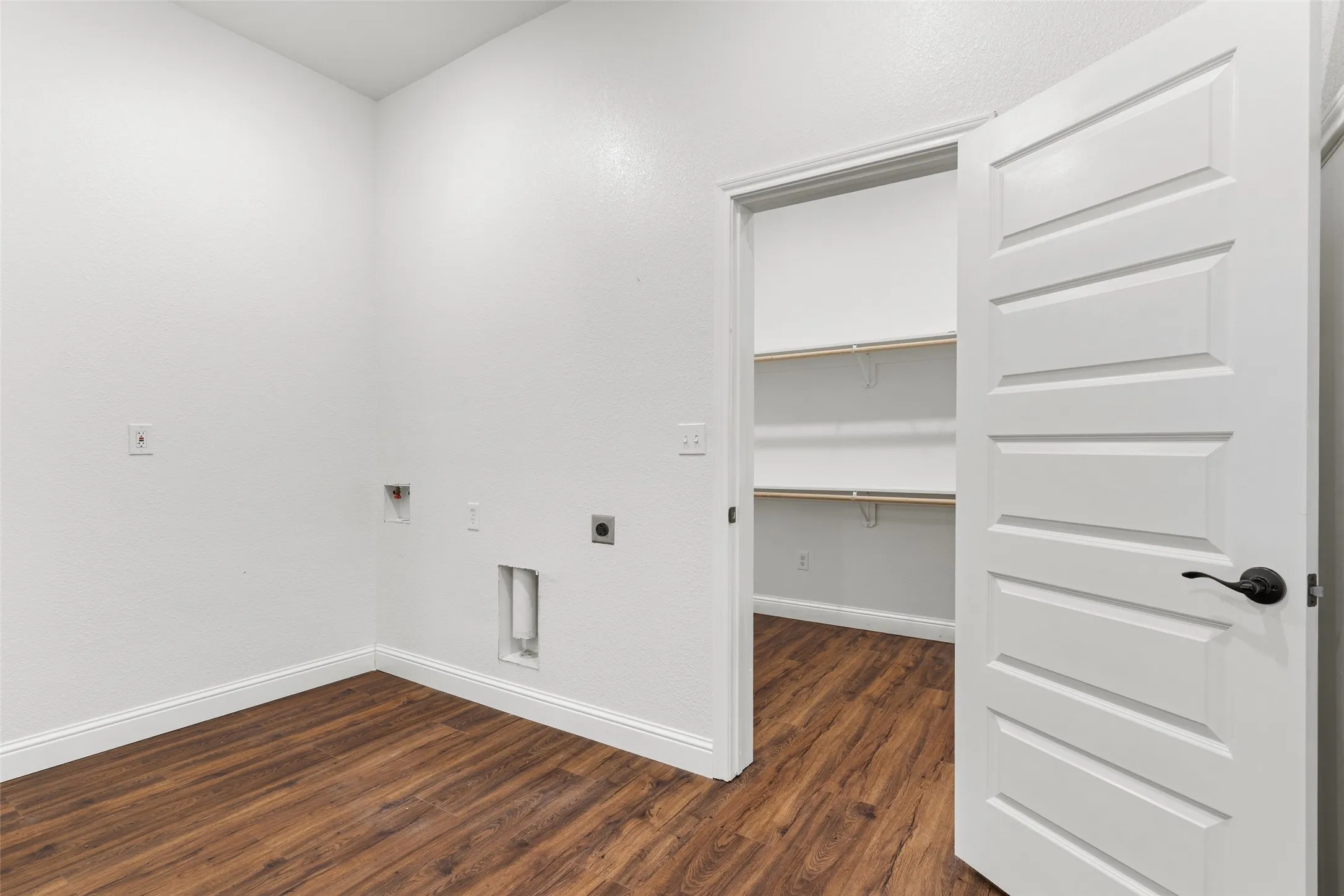 Single Family Residence For Sale in Johnson County , 1754 Riverview Drive, Cleburne, Texas 76033, 4 Bedroom, 3 Bathroom, 2 Garage spaces, 3,178 Sqft, built in 2023, mls#21295617, Real Estate Agent in Cleburne, Homes For Sale in Johnson county, Homes For Sale in Cleburne, Realtor in Cleburne Texas, Real Estate Brokerage Independent Realty Texas, Luminita Cordes Realtor
