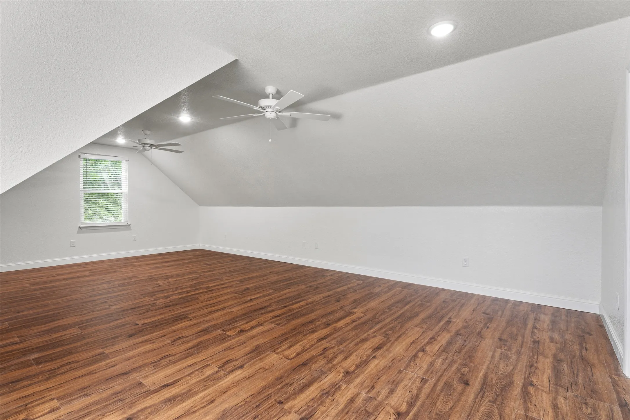 Single Family Residence For Sale in Johnson County , 1754 Riverview Drive, Cleburne, Texas 76033, 4 Bedroom, 3 Bathroom, 2 Garage spaces, 3,178 Sqft, built in 2023, mls#21295617, Real Estate Agent in Cleburne, Homes For Sale in Johnson county, Homes For Sale in Cleburne, Realtor in Cleburne Texas, Real Estate Brokerage Independent Realty Texas, Luminita Cordes Realtor