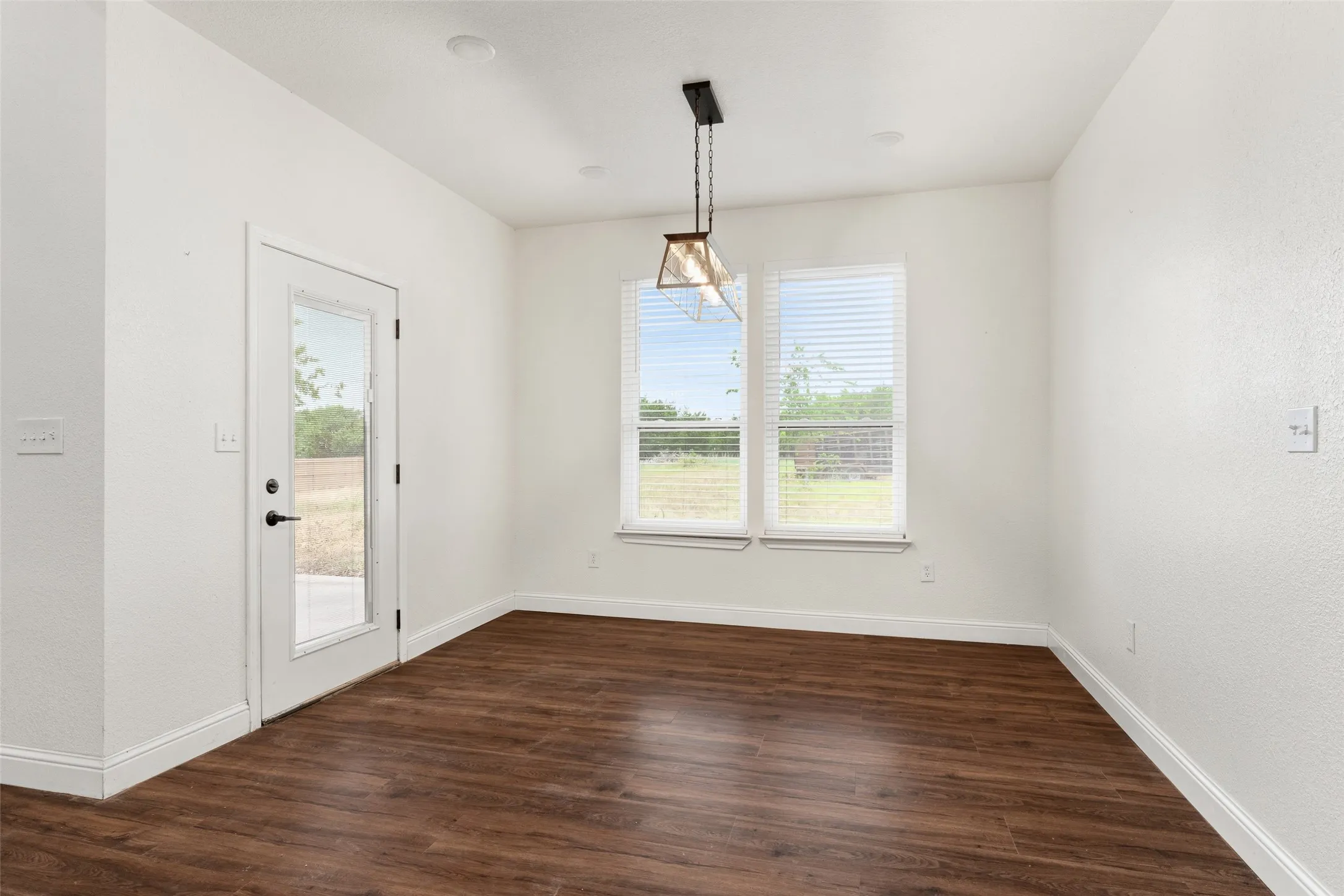 Single Family Residence For Sale in Johnson County , 1754 Riverview Drive, Cleburne, Texas 76033, 4 Bedroom, 3 Bathroom, 2 Garage spaces, 3,178 Sqft, built in 2023, mls#21295617, Real Estate Agent in Cleburne, Homes For Sale in Johnson county, Homes For Sale in Cleburne, Realtor in Cleburne Texas, Real Estate Brokerage Independent Realty Texas, Luminita Cordes Realtor