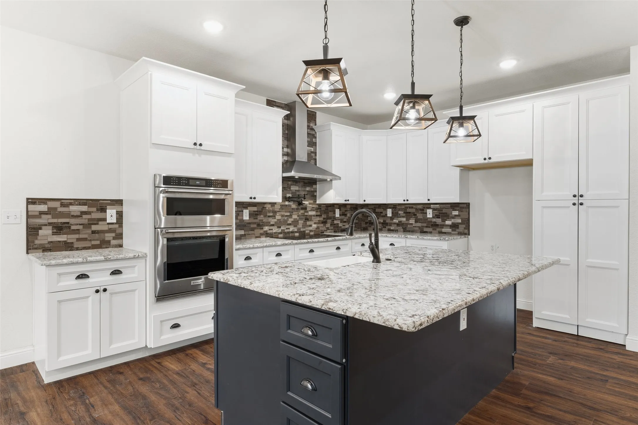Single Family Residence For Sale in Johnson County , 1754 Riverview Drive, Cleburne, Texas 76033, 4 Bedroom, 3 Bathroom, 2 Garage spaces, 3,178 Sqft, built in 2023, mls#21295617, Real Estate Agent in Cleburne, Homes For Sale in Johnson county, Homes For Sale in Cleburne, Realtor in Cleburne Texas, Real Estate Brokerage Independent Realty Texas, Luminita Cordes Realtor