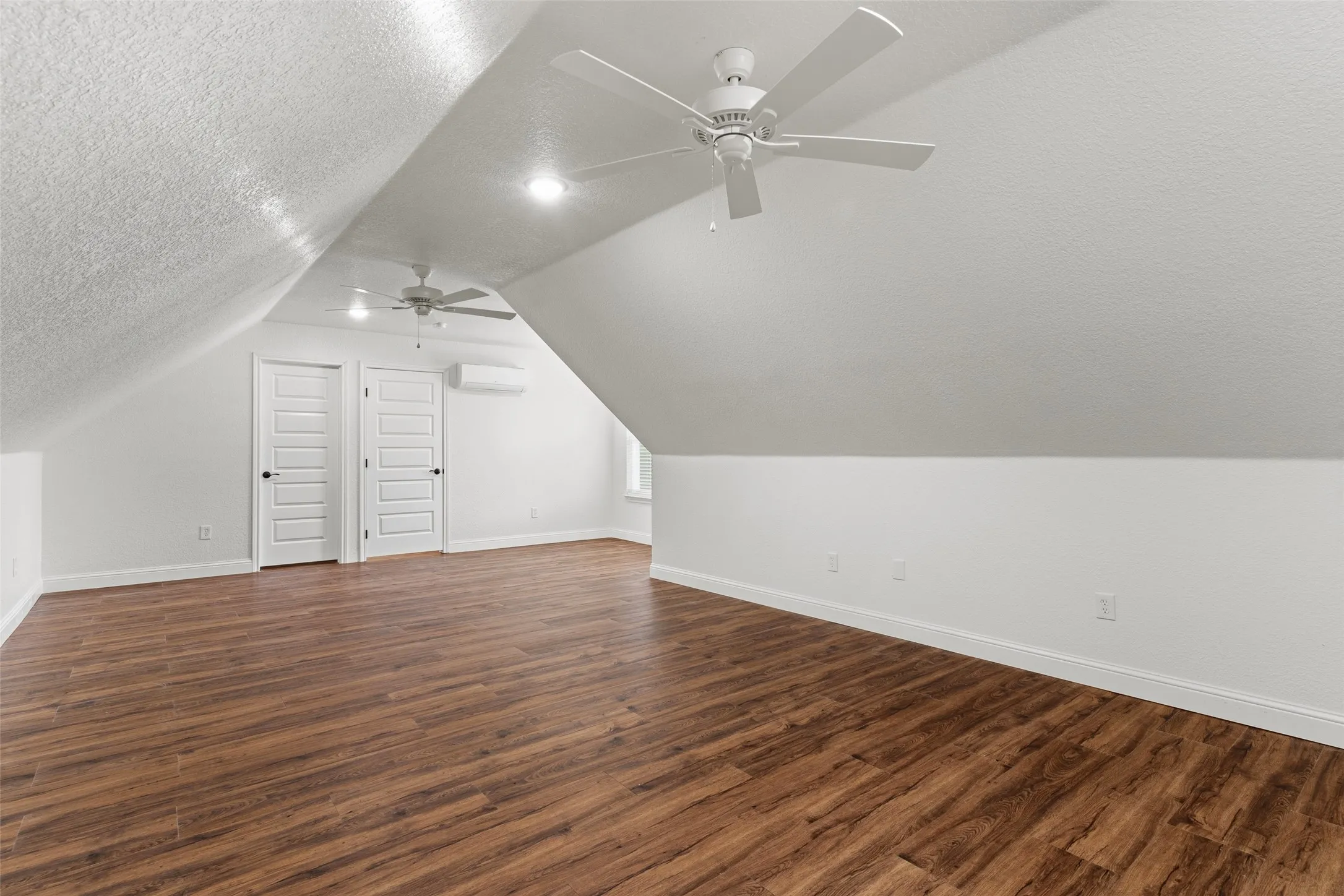 Single Family Residence For Sale in Johnson County , 1754 Riverview Drive, Cleburne, Texas 76033, 4 Bedroom, 3 Bathroom, 2 Garage spaces, 3,178 Sqft, built in 2023, mls#21295617, Real Estate Agent in Cleburne, Homes For Sale in Johnson county, Homes For Sale in Cleburne, Realtor in Cleburne Texas, Real Estate Brokerage Independent Realty Texas, Luminita Cordes Realtor