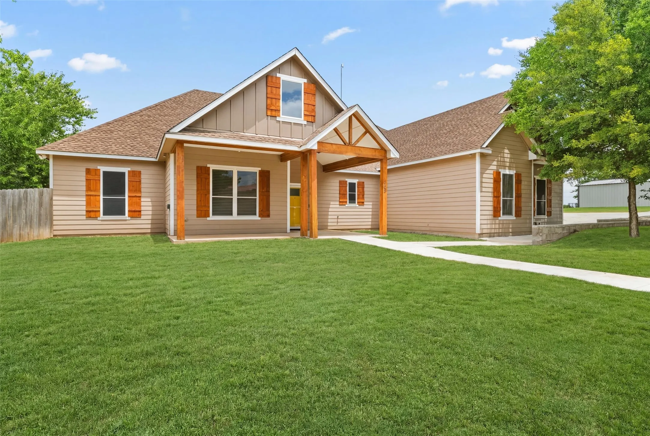 Single Family Residence For Sale in Johnson County , 1754 Riverview Drive, Cleburne, Texas 76033, 4 Bedroom, 3 Bathroom, 2 Garage spaces, 3,178 Sqft, built in 2023, mls#21295617, Real Estate Agent in Cleburne, Homes For Sale in Johnson county, Homes For Sale in Cleburne, Realtor in Cleburne Texas, Real Estate Brokerage Independent Realty Texas, Luminita Cordes Realtor