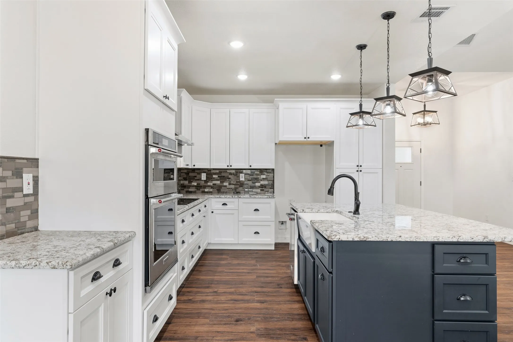 Single Family Residence For Sale in Johnson County , 1754 Riverview Drive, Cleburne, Texas 76033, 4 Bedroom, 3 Bathroom, 2 Garage spaces, 3,178 Sqft, built in 2023, mls#21295617, Real Estate Agent in Cleburne, Homes For Sale in Johnson county, Homes For Sale in Cleburne, Realtor in Cleburne Texas, Real Estate Brokerage Independent Realty Texas, Luminita Cordes Realtor