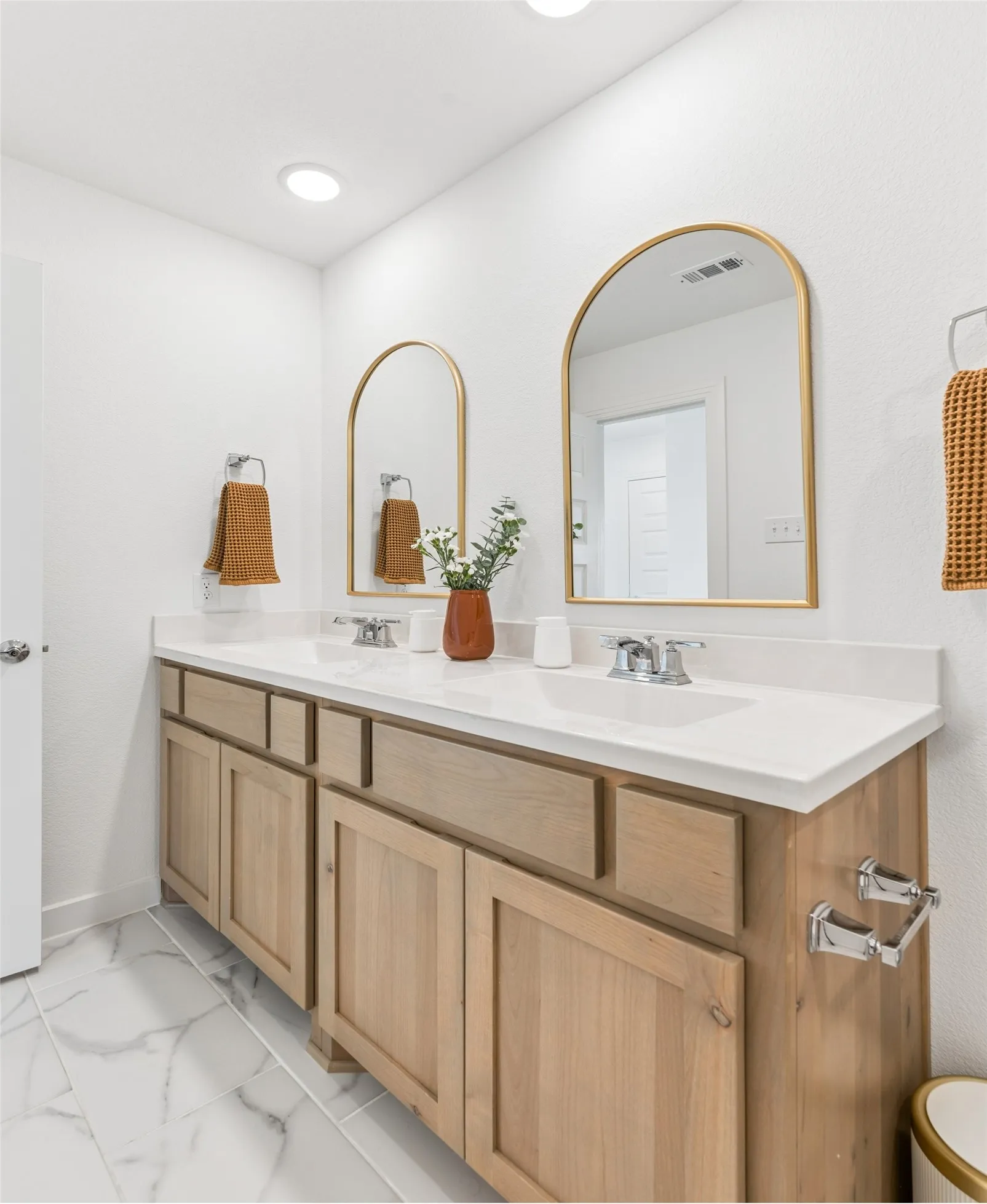 Single Family Residence For Sale in Denton County , 2301 Jack Rabbit Way, Northlake, Texas 76247, 4 Bedroom, 3 Bathroom, 2 Garage spaces, 2,454 Sqft, built in 2022, mls#21275648, Real Estate Agent in Northlake, Homes For Sale in Denton county, Homes For Sale in Northlake, Realtor in Northlake Texas, Real Estate Brokerage Independent Realty Texas, Luminita Cordes Realtor