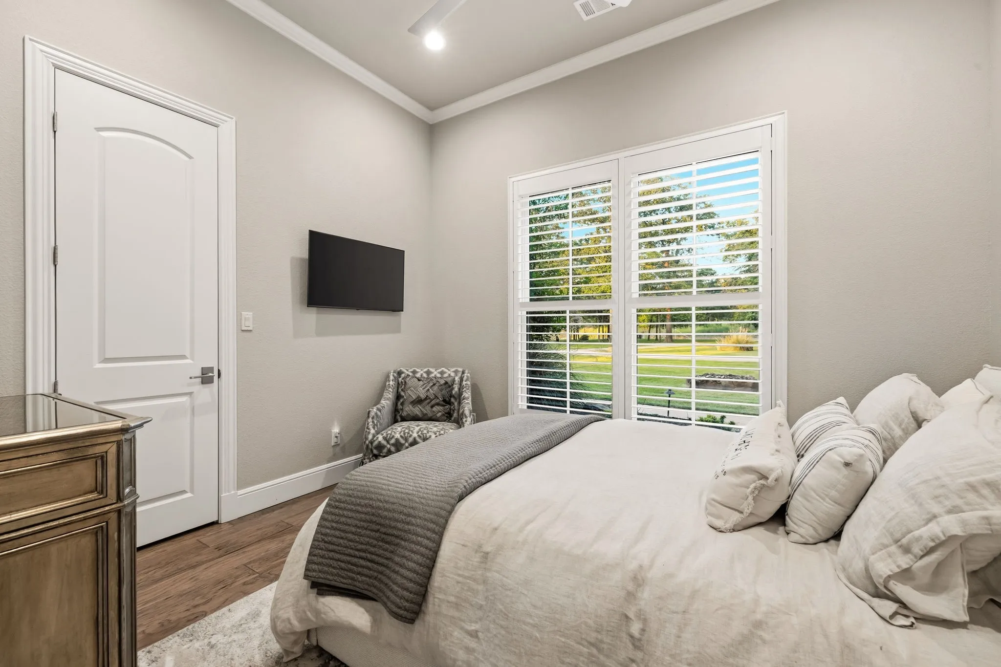 Single Family Residence For Sale in Henderson County , 201 Sandpiper Drive, Mabank, Texas 75156, 5 Bedroom, 6 Bathroom, 3 Garage spaces, 4,262 Sqft, built in 2021, mls#21288518, Real Estate Agent in Mabank, Homes For Sale in Henderson county, Homes For Sale in Mabank, Realtor in Mabank Texas, Real Estate Brokerage Independent Realty Texas, Luminita Cordes Realtor