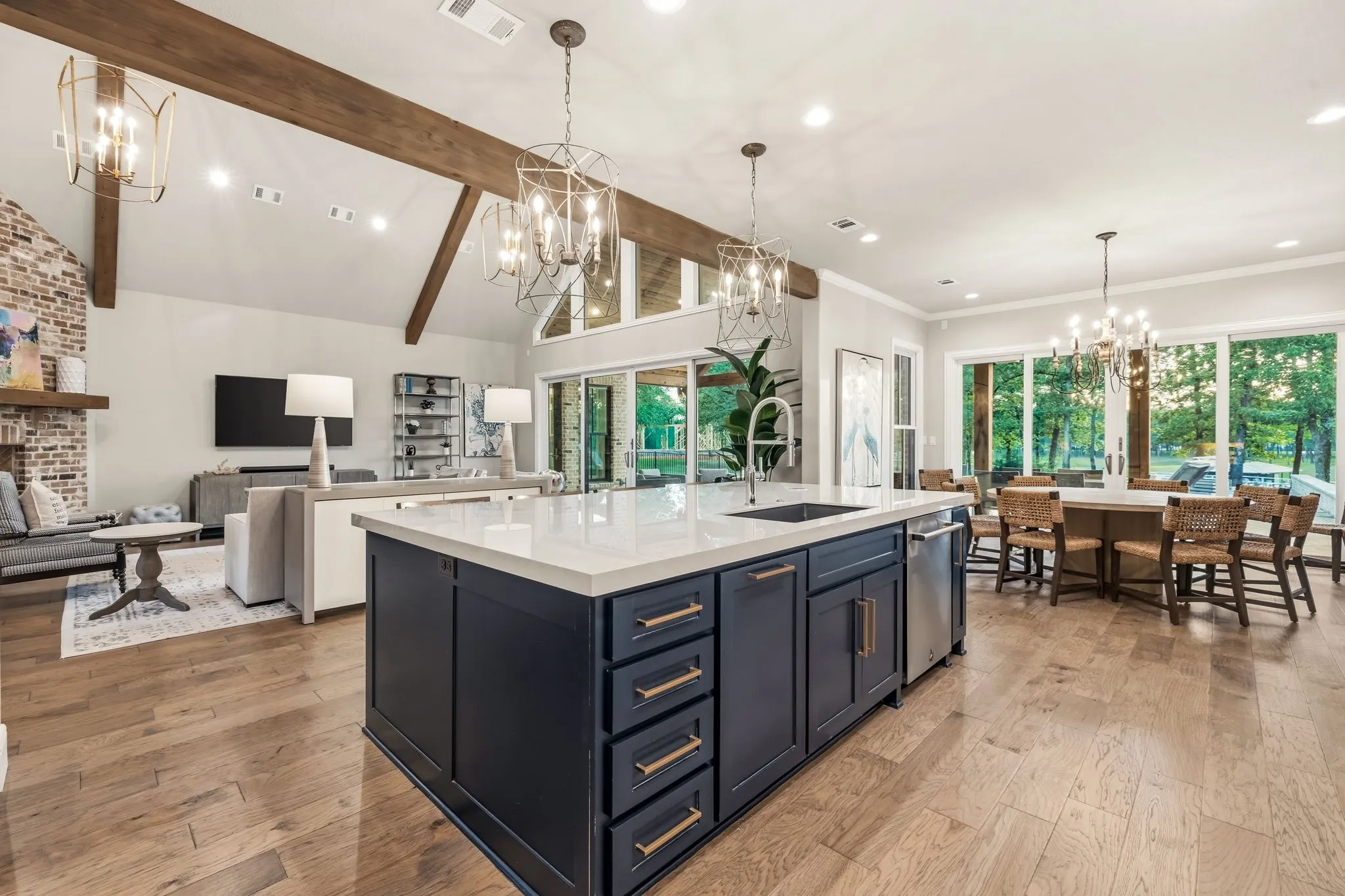 Single Family Residence For Sale in Henderson County , 201 Sandpiper Drive, Mabank, Texas 75156, 5 Bedroom, 6 Bathroom, 3 Garage spaces, 4,262 Sqft, built in 2021, mls#21288518, Real Estate Agent in Mabank, Homes For Sale in Henderson county, Homes For Sale in Mabank, Realtor in Mabank Texas, Real Estate Brokerage Independent Realty Texas, Luminita Cordes Realtor