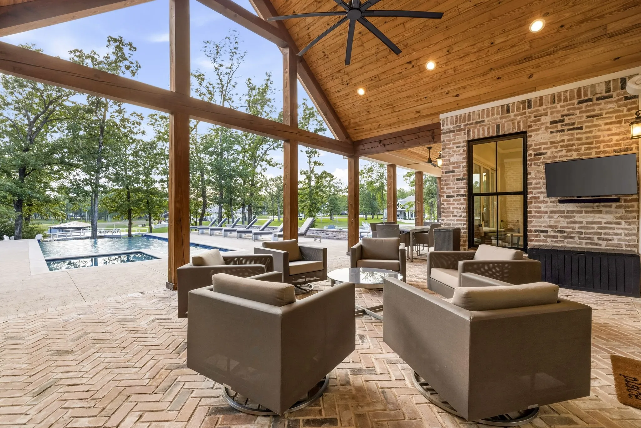 Single Family Residence For Sale in Henderson County , 201 Sandpiper Drive, Mabank, Texas 75156, 5 Bedroom, 6 Bathroom, 3 Garage spaces, 4,262 Sqft, built in 2021, mls#21288518, Real Estate Agent in Mabank, Homes For Sale in Henderson county, Homes For Sale in Mabank, Realtor in Mabank Texas, Real Estate Brokerage Independent Realty Texas, Luminita Cordes Realtor