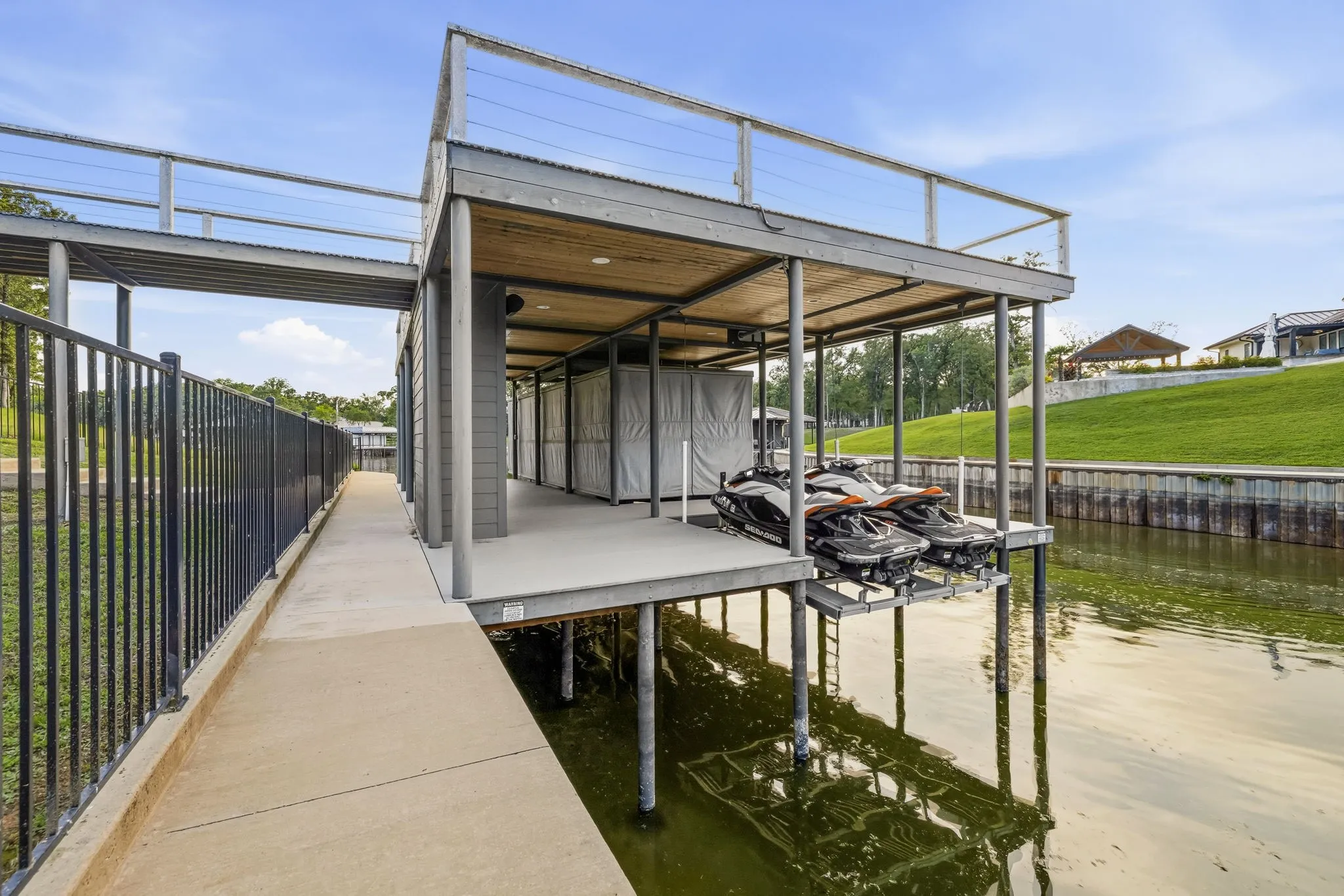Single Family Residence For Sale in Henderson County , 201 Sandpiper Drive, Mabank, Texas 75156, 5 Bedroom, 6 Bathroom, 3 Garage spaces, 4,262 Sqft, built in 2021, mls#21288518, Real Estate Agent in Mabank, Homes For Sale in Henderson county, Homes For Sale in Mabank, Realtor in Mabank Texas, Real Estate Brokerage Independent Realty Texas, Luminita Cordes Realtor