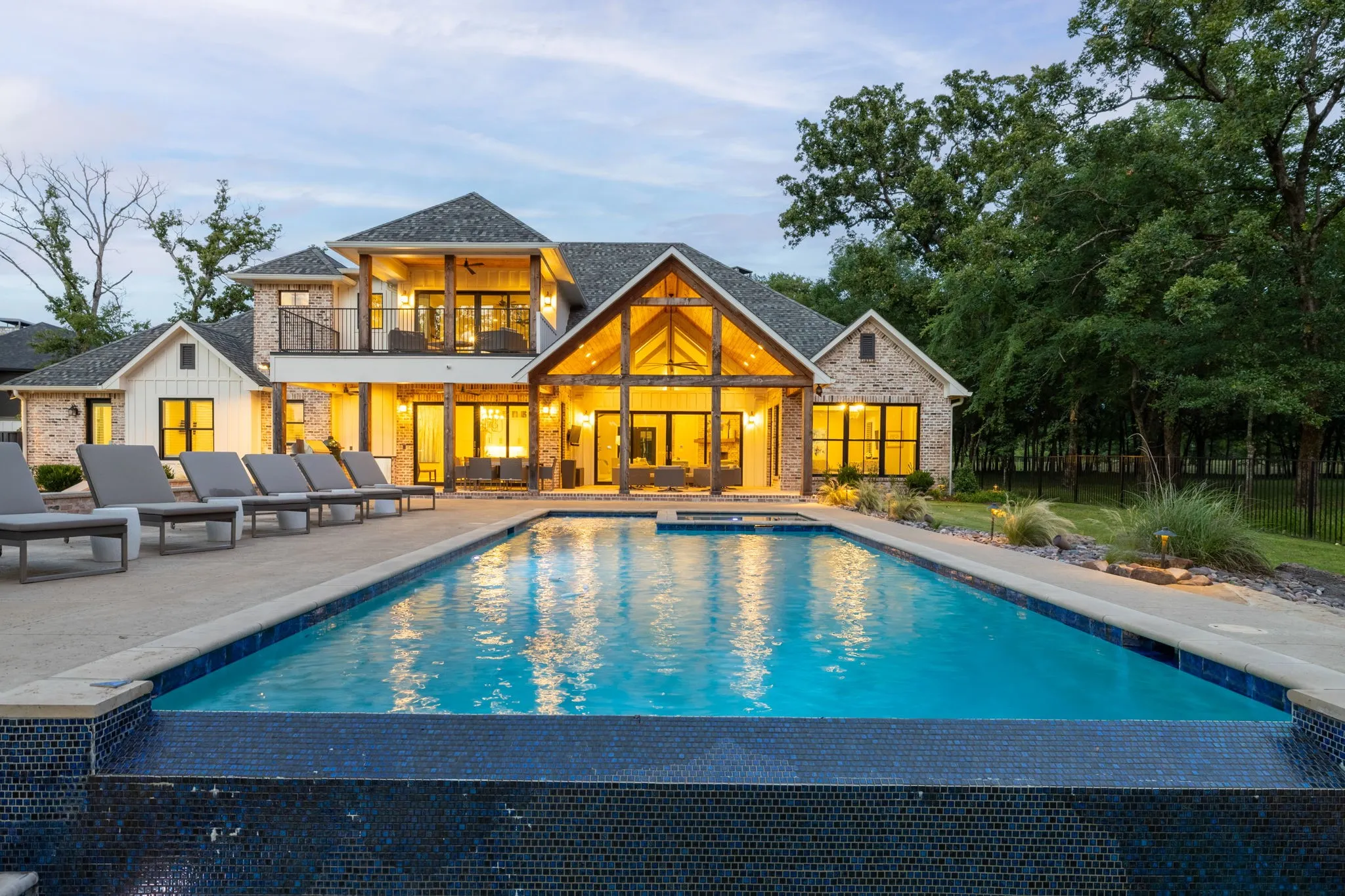 Single Family Residence For Sale in Henderson County , 201 Sandpiper Drive, Mabank, Texas 75156, 5 Bedroom, 6 Bathroom, 3 Garage spaces, 4,262 Sqft, built in 2021, mls#21288518, Real Estate Agent in Mabank, Homes For Sale in Henderson county, Homes For Sale in Mabank, Realtor in Mabank Texas, Real Estate Brokerage Independent Realty Texas, Luminita Cordes Realtor