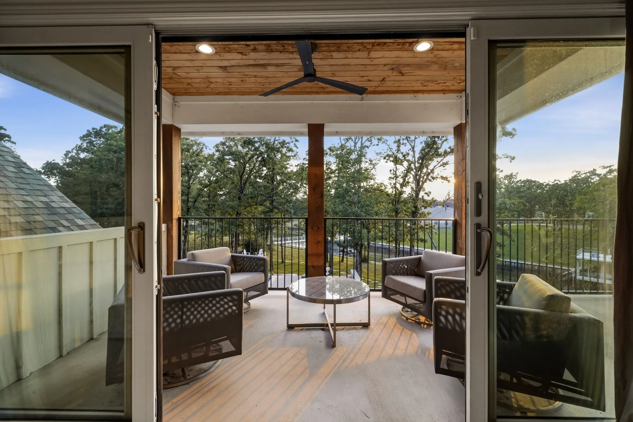 Single Family Residence For Sale in Henderson County , 201 Sandpiper Drive, Mabank, Texas 75156, 5 Bedroom, 6 Bathroom, 3 Garage spaces, 4,262 Sqft, built in 2021, mls#21288518, Real Estate Agent in Mabank, Homes For Sale in Henderson county, Homes For Sale in Mabank, Realtor in Mabank Texas, Real Estate Brokerage Independent Realty Texas, Luminita Cordes Realtor