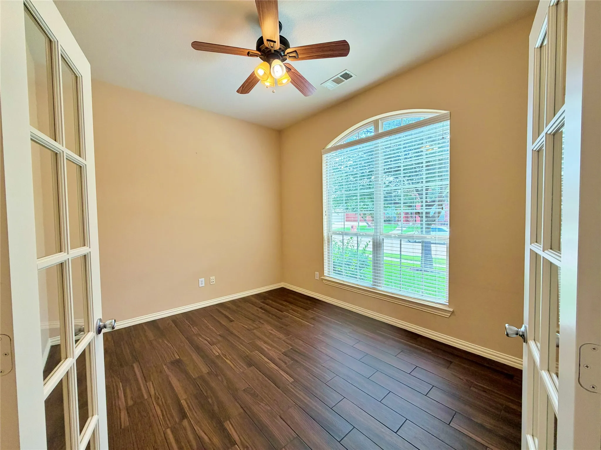Single Family Residence For Rent in Dallas County , 7105 Handen Drive, Rowlett, Texas 75089, 4 Bedrooms, 3 Bathrooms, 2 Garage spaces, 2,680 Sqft, built in 2010, Price $2,500, mls#21295451, Real Estate Agent in Rowlett, Homes For Rent in Dallas county, Homes For Rent in Rowlett, Realtor in Rowlett Texas, Real Estate Brokerage Independent Realty Texas, Luminita Cordes Realtor