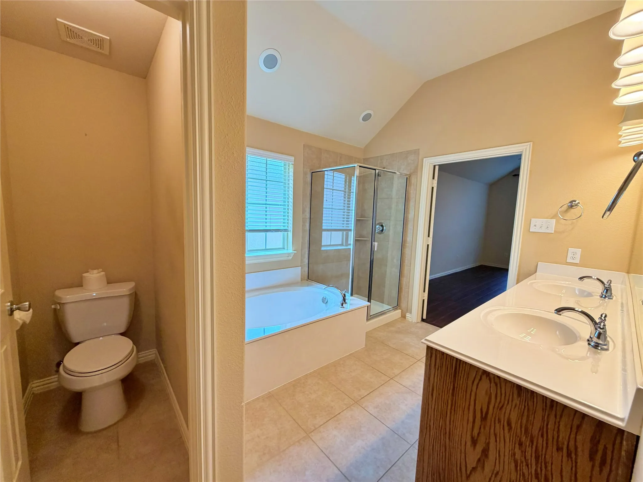 Single Family Residence For Rent in Dallas County , 7105 Handen Drive, Rowlett, Texas 75089, 4 Bedrooms, 3 Bathrooms, 2 Garage spaces, 2,680 Sqft, built in 2010, Price $2,500, mls#21295451, Real Estate Agent in Rowlett, Homes For Rent in Dallas county, Homes For Rent in Rowlett, Realtor in Rowlett Texas, Real Estate Brokerage Independent Realty Texas, Luminita Cordes Realtor