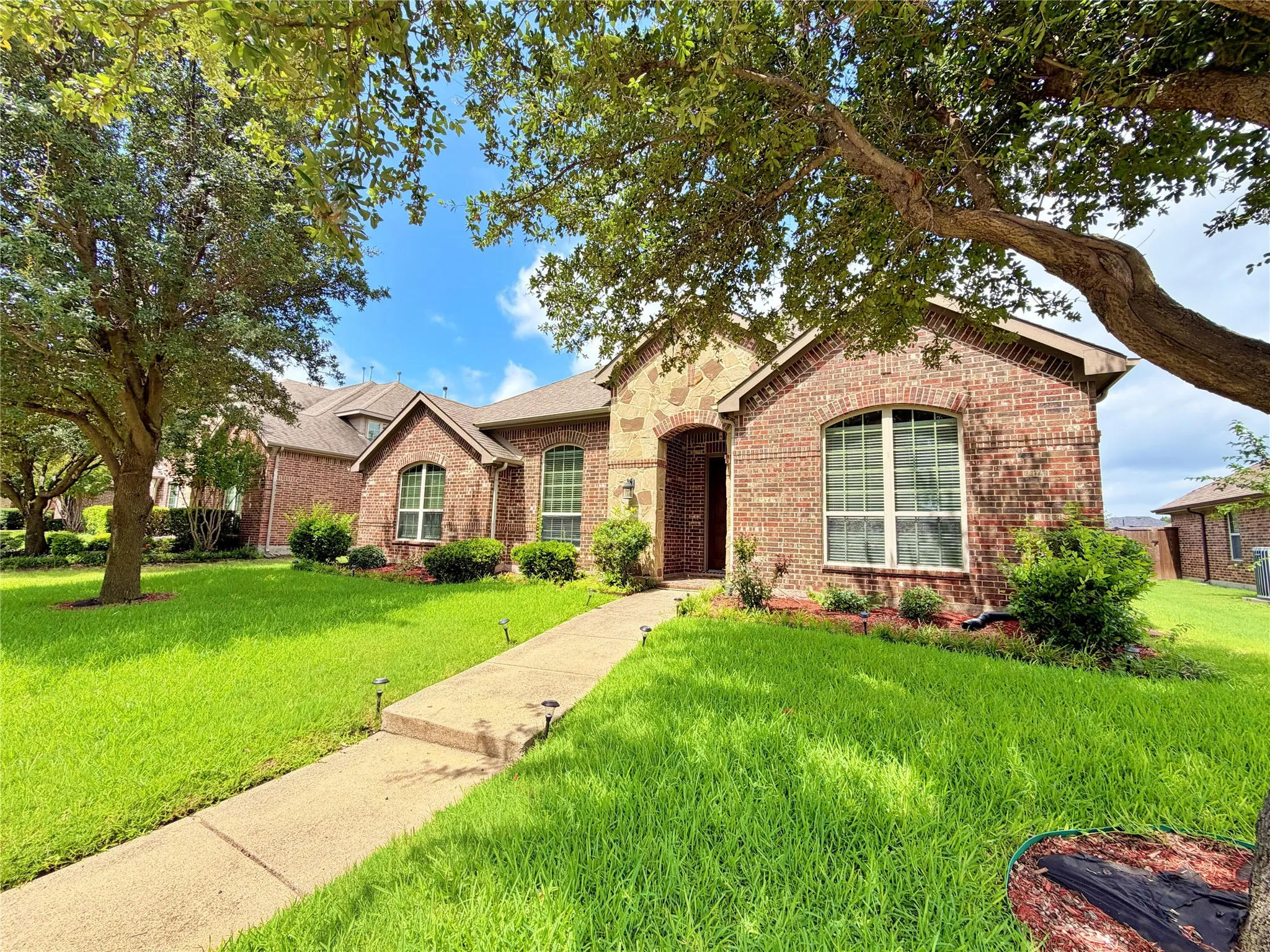 Single Family Residence For Rent in Dallas County , 7105 Handen Drive, Rowlett, Texas 75089, 4 Bedrooms, 3 Bathrooms, 2 Garage spaces, 2,680 Sqft, built in 2010, Price $2,500, mls#21295451, Real Estate Agent in Rowlett, Homes For Rent in Dallas county, Homes For Rent in Rowlett, Realtor in Rowlett Texas, Real Estate Brokerage Independent Realty Texas, Luminita Cordes Realtor