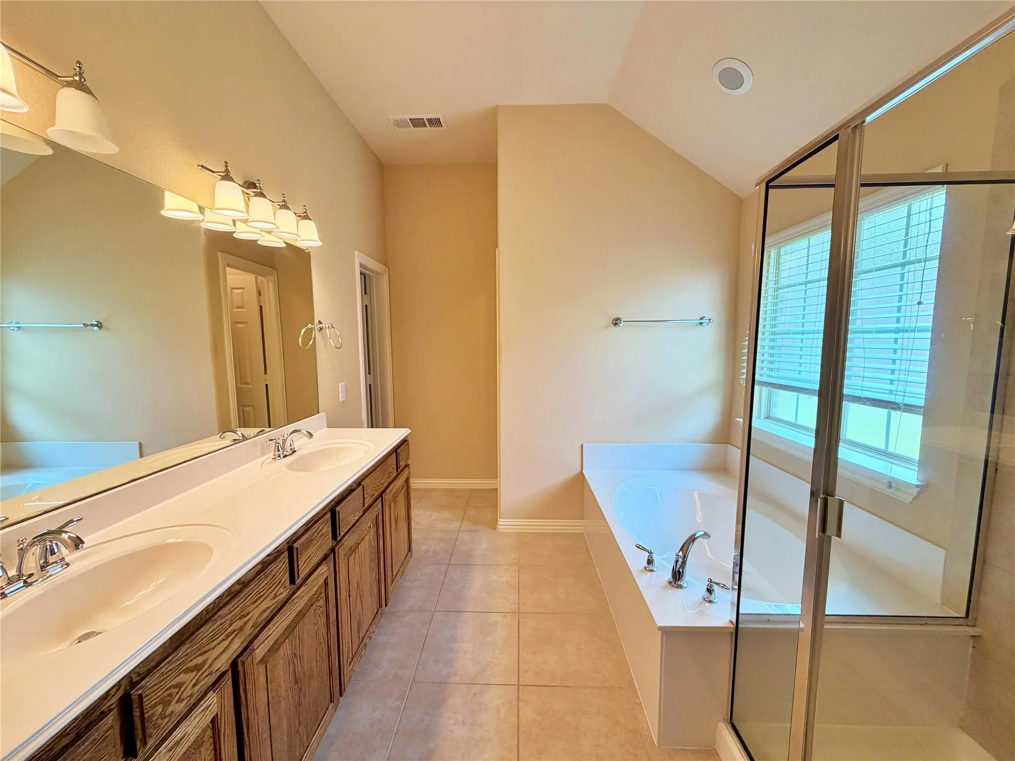 Single Family Residence For Rent in Dallas County , 7105 Handen Drive, Rowlett, Texas 75089, 4 Bedrooms, 3 Bathrooms, 2 Garage spaces, 2,680 Sqft, built in 2010, Price $2,500, mls#21295451, Real Estate Agent in Rowlett, Homes For Rent in Dallas county, Homes For Rent in Rowlett, Realtor in Rowlett Texas, Real Estate Brokerage Independent Realty Texas, Luminita Cordes Realtor