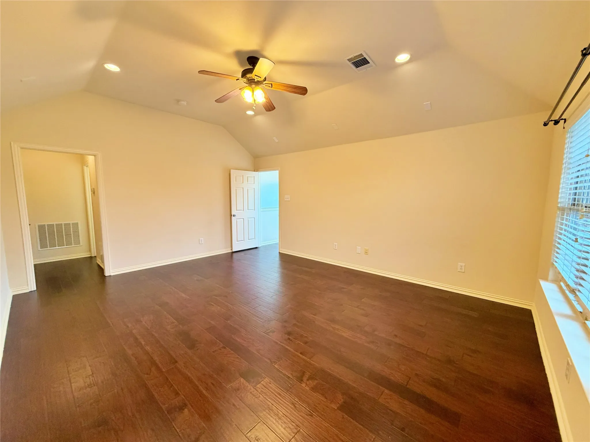 Also can be 5th bedroom