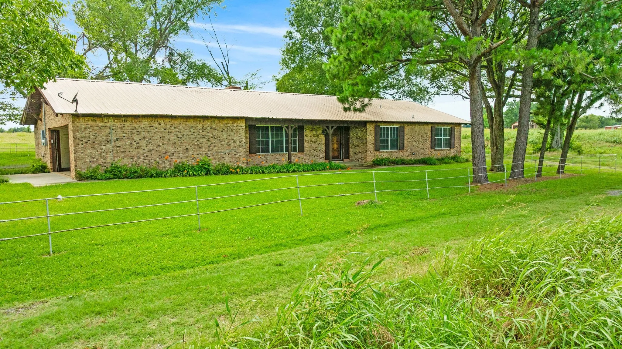 Single Family Residence For Sale in Lamar County , 7484 Highway 271 S, Pattonville, Texas 75468, 4 Bedroom, 3 Bathroom, 2 Garage spaces, 2,306 Sqft, built in 0, mls#21289886, Real Estate Agent in Pattonville, Homes For Sale in Lamar county, Homes For Sale in Pattonville, Realtor in Pattonville Texas, Real Estate Brokerage Independent Realty Texas, Luminita Cordes Realtor