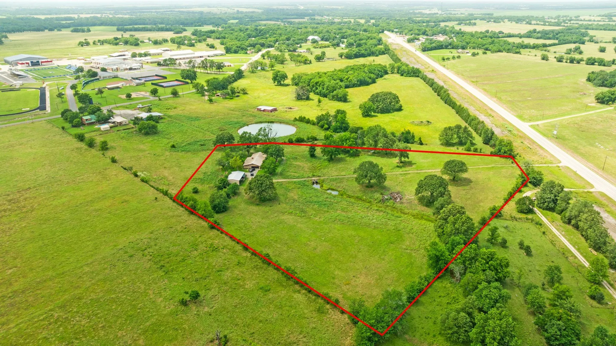 Single Family Residence For Sale in Lamar County , 7484 Highway 271 S, Pattonville, Texas 75468, 4 Bedroom, 3 Bathroom, 2 Garage spaces, 2,306 Sqft, built in 0, mls#21289886, Real Estate Agent in Pattonville, Homes For Sale in Lamar county, Homes For Sale in Pattonville, Realtor in Pattonville Texas, Real Estate Brokerage Independent Realty Texas, Luminita Cordes Realtor