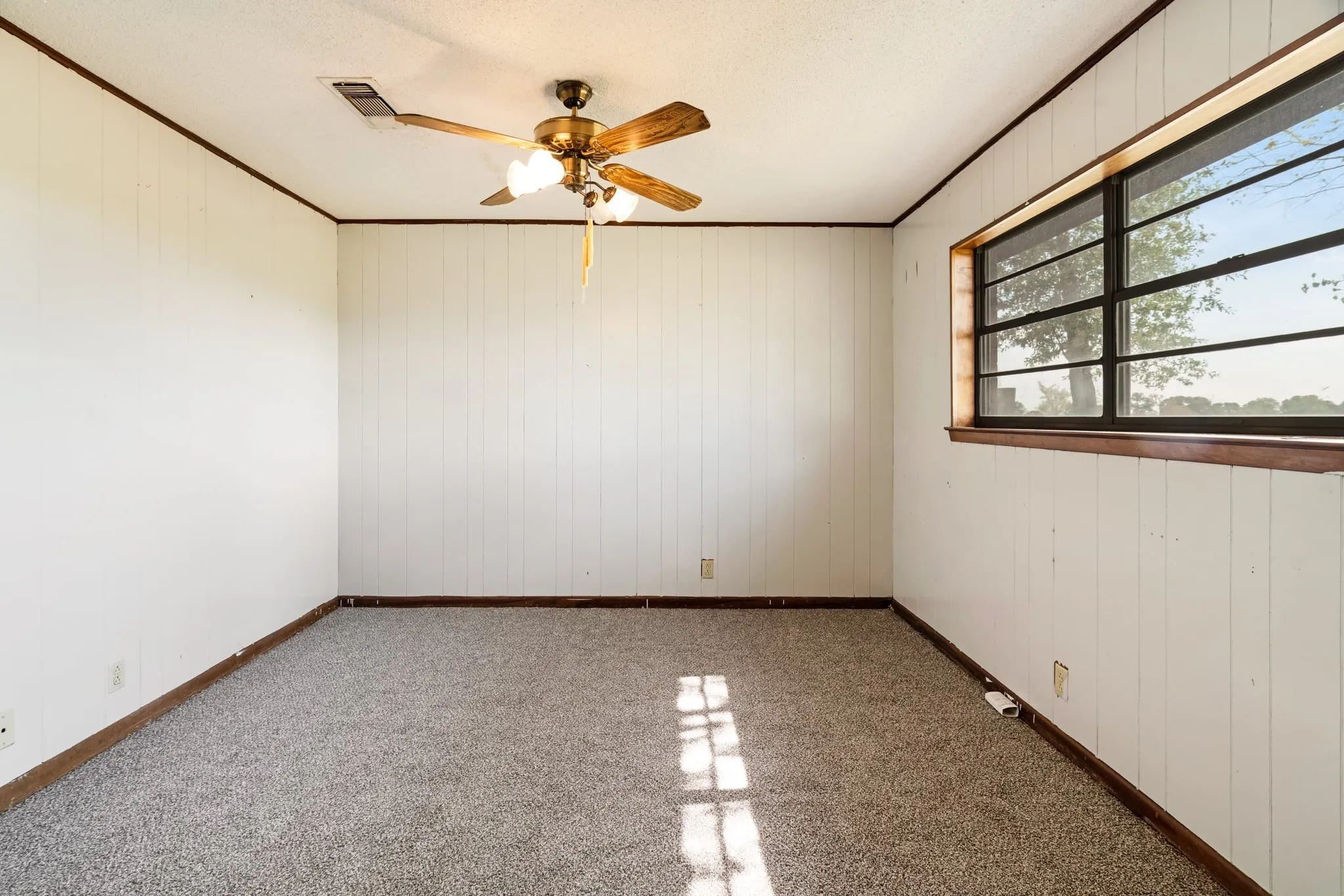 Single Family Residence For Sale in Lamar County , 7484 Highway 271 S, Pattonville, Texas 75468, 4 Bedroom, 3 Bathroom, 2 Garage spaces, 2,306 Sqft, built in 0, mls#21289886, Real Estate Agent in Pattonville, Homes For Sale in Lamar county, Homes For Sale in Pattonville, Realtor in Pattonville Texas, Real Estate Brokerage Independent Realty Texas, Luminita Cordes Realtor