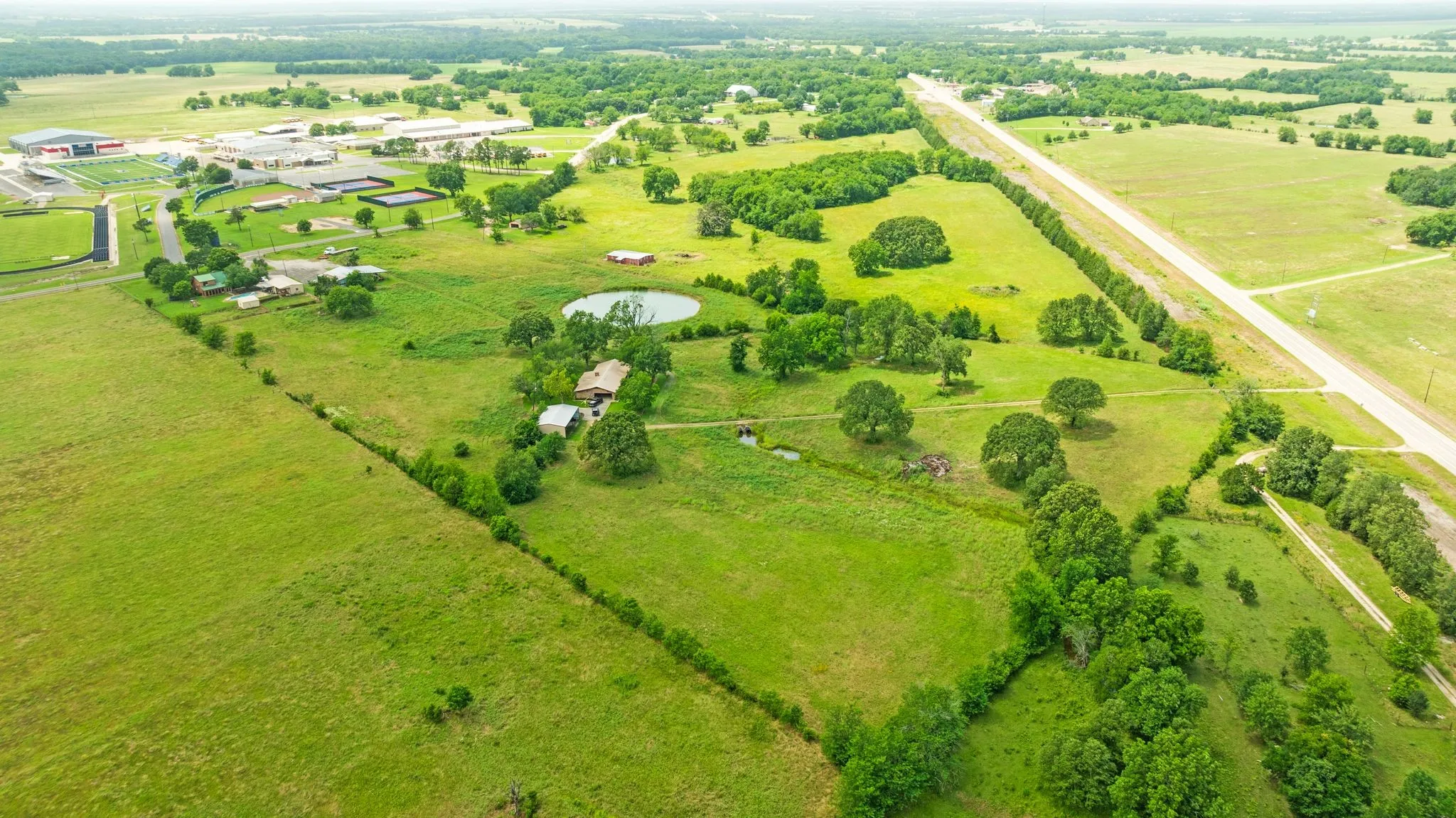 Single Family Residence For Sale in Lamar County , 7484 Highway 271 S, Pattonville, Texas 75468, 4 Bedroom, 3 Bathroom, 2 Garage spaces, 2,306 Sqft, built in 0, mls#21289886, Real Estate Agent in Pattonville, Homes For Sale in Lamar county, Homes For Sale in Pattonville, Realtor in Pattonville Texas, Real Estate Brokerage Independent Realty Texas, Luminita Cordes Realtor
