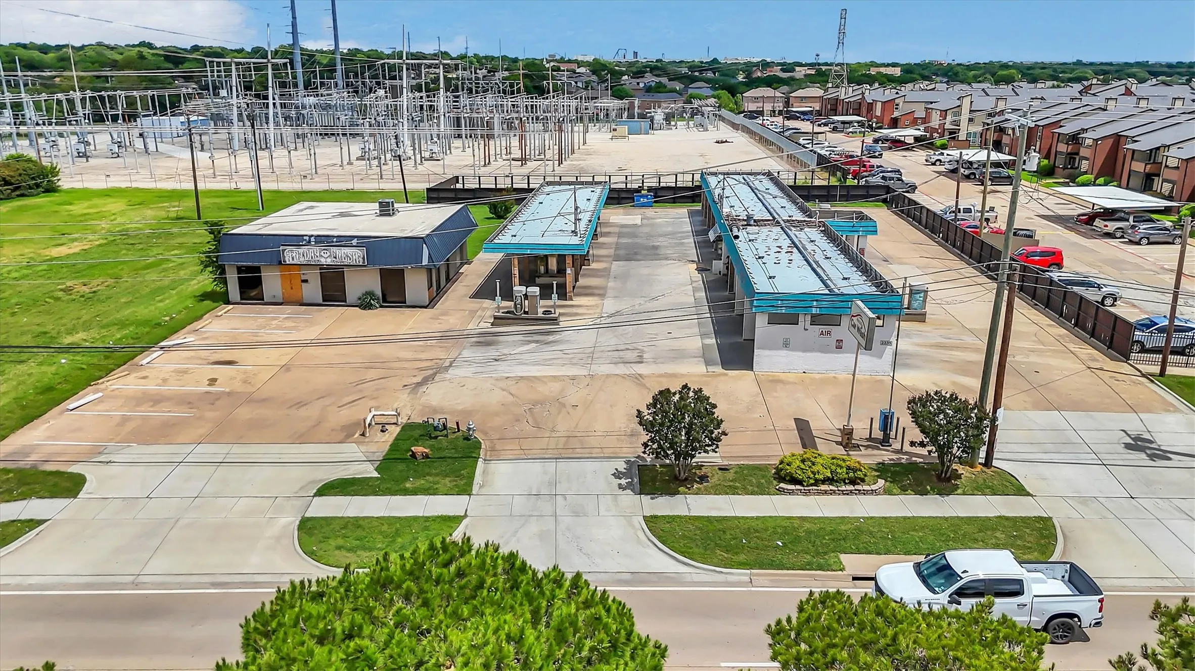 Retail For Sale in Tarrant County , 2235 E Pioneer Parkway, Arlington, Texas 76010, 0, 0, Garage spaces, 0 Sqft, built in 1983, Price $1,250,000, mls#21294937, Real Estate Agent in Arlington, Homes For Sale in Tarrant county, Homes For Sale in Arlington, Realtor in Arlington Texas, Real Estate Brokerage Independent Realty Texas, Luminita Cordes Realtor