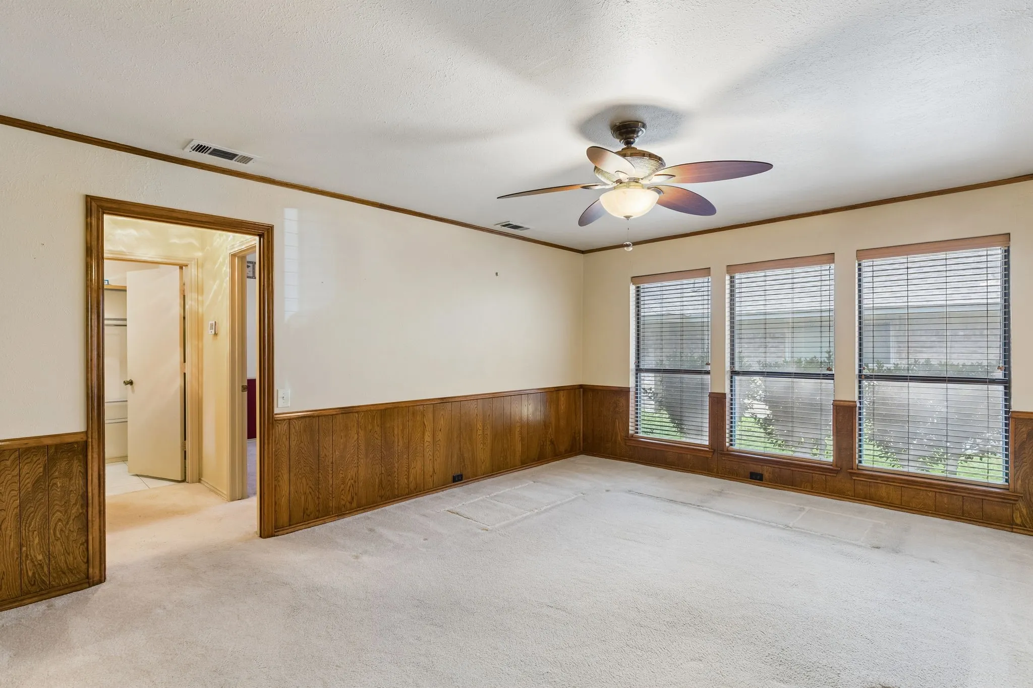 Single Family Residence For Sale in Collin County , 3704 Big Horn Trail, Plano, Texas 75075, 4 Bedrooms, 3 Bathrooms, 2 Garage spaces, 2,390 Sqft, built in 1978, Price $399,900, mls#21296956, Real Estate Agent in Plano, Homes For Sale in Collin county, Homes For Sale in Plano, Realtor in Plano Texas, Real Estate Brokerage Independent Realty Texas, Luminita Cordes Realtor