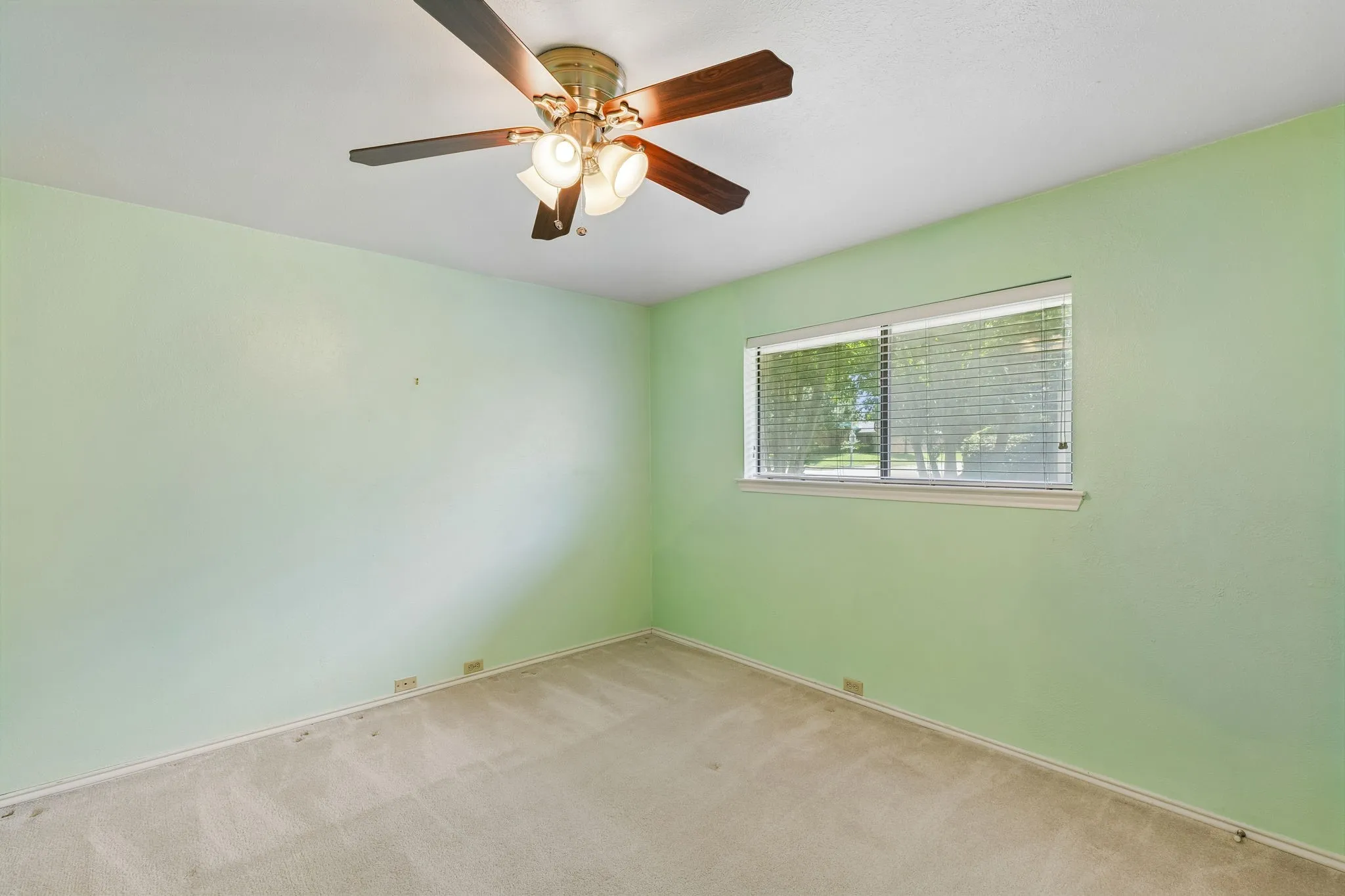 Single Family Residence For Sale in Collin County , 3704 Big Horn Trail, Plano, Texas 75075, 4 Bedrooms, 3 Bathrooms, 2 Garage spaces, 2,390 Sqft, built in 1978, Price $399,900, mls#21296956, Real Estate Agent in Plano, Homes For Sale in Collin county, Homes For Sale in Plano, Realtor in Plano Texas, Real Estate Brokerage Independent Realty Texas, Luminita Cordes Realtor