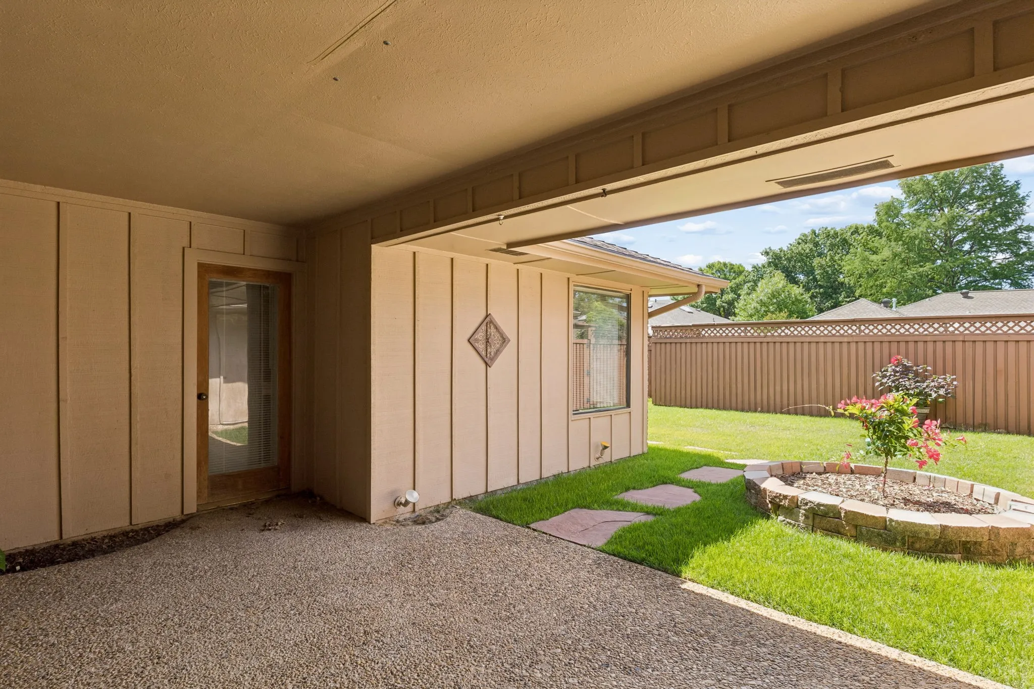 Single Family Residence For Sale in Collin County , 3704 Big Horn Trail, Plano, Texas 75075, 4 Bedrooms, 3 Bathrooms, 2 Garage spaces, 2,390 Sqft, built in 1978, Price $399,900, mls#21296956, Real Estate Agent in Plano, Homes For Sale in Collin county, Homes For Sale in Plano, Realtor in Plano Texas, Real Estate Brokerage Independent Realty Texas, Luminita Cordes Realtor