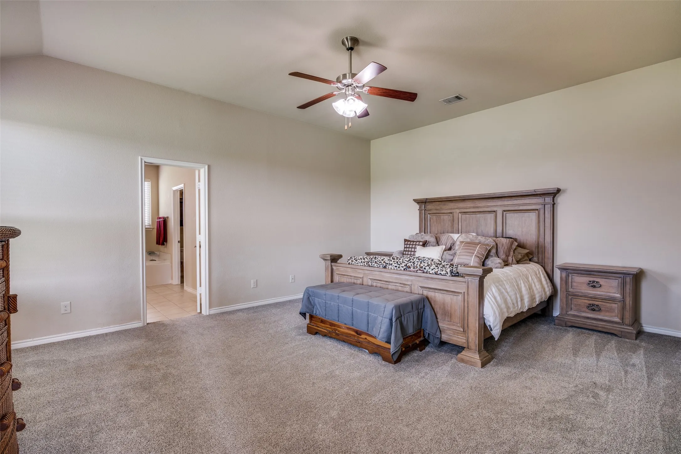 Single Family Residence For Sale in Collin County , 304 Amber Lane, Nevada, Texas 75173, 5 Bedroom, 3 Bathroom, 3 Garage spaces, 2,736 Sqft, built in 2016, mls#21295760, Real Estate Agent in Nevada, Homes For Sale in Collin county, Homes For Sale in Nevada, Realtor in Nevada Texas, Real Estate Brokerage Independent Realty Texas, Luminita Cordes Realtor