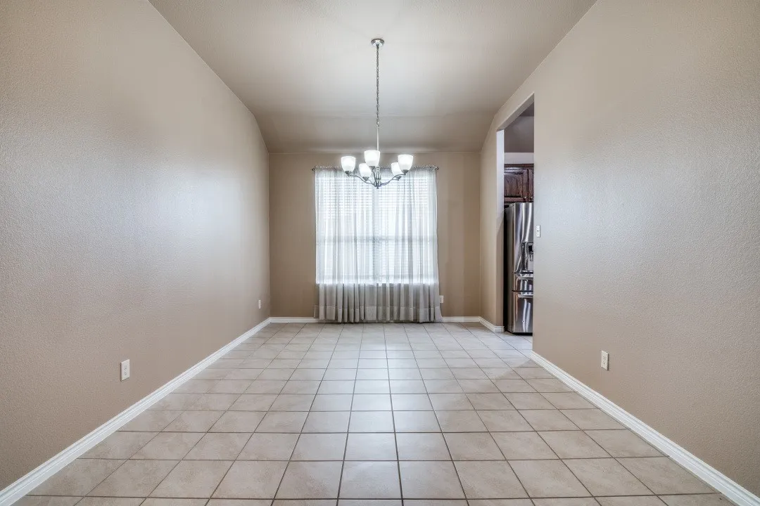 Single Family Residence For Sale in Collin County , 304 Amber Lane, Nevada, Texas 75173, 5 Bedroom, 3 Bathroom, 3 Garage spaces, 2,736 Sqft, built in 2016, mls#21295760, Real Estate Agent in Nevada, Homes For Sale in Collin county, Homes For Sale in Nevada, Realtor in Nevada Texas, Real Estate Brokerage Independent Realty Texas, Luminita Cordes Realtor