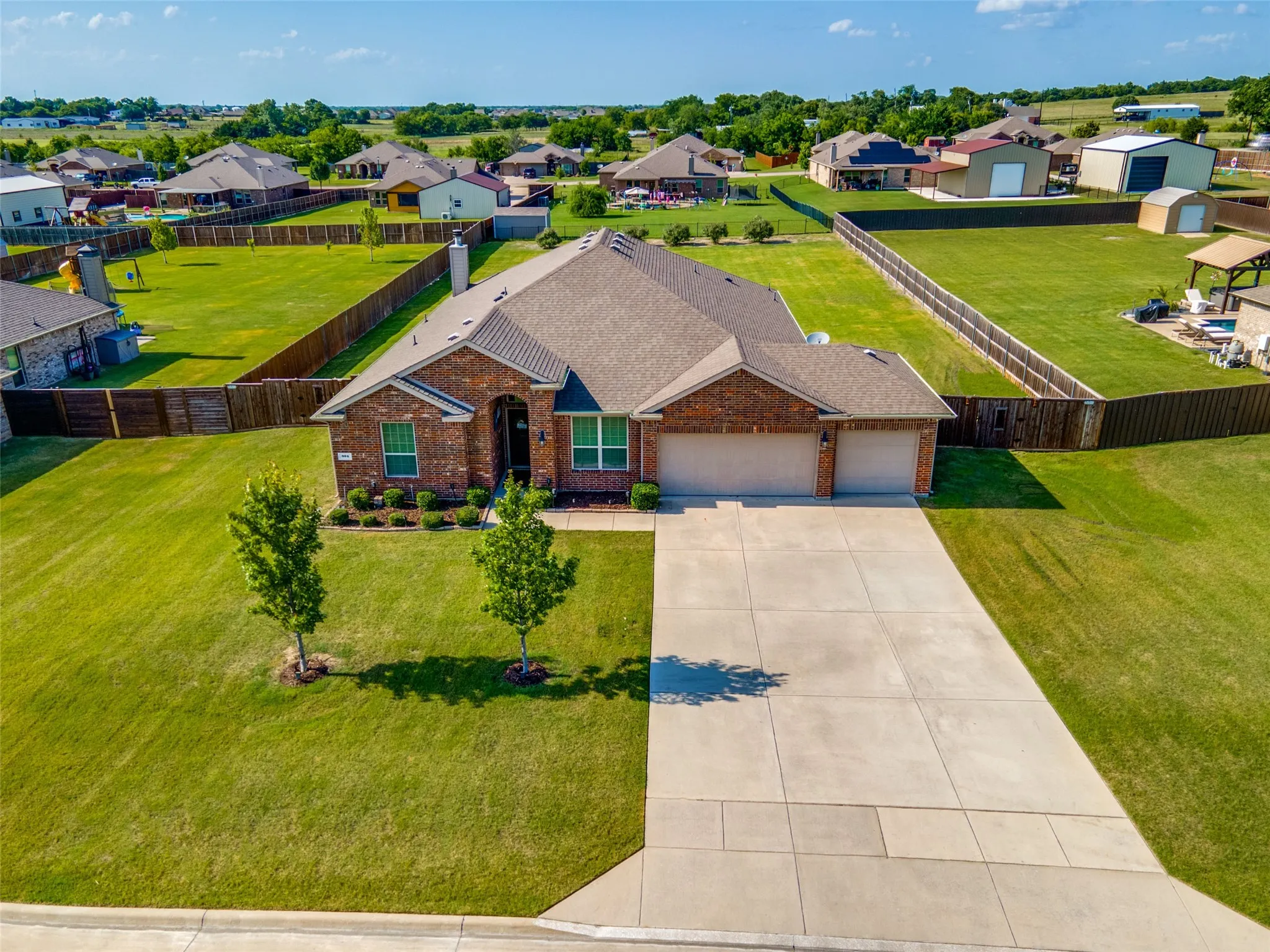 Single Family Residence For Sale in Collin County , 304 Amber Lane, Nevada, Texas 75173, 5 Bedroom, 3 Bathroom, 3 Garage spaces, 2,736 Sqft, built in 2016, mls#21295760, Real Estate Agent in Nevada, Homes For Sale in Collin county, Homes For Sale in Nevada, Realtor in Nevada Texas, Real Estate Brokerage Independent Realty Texas, Luminita Cordes Realtor