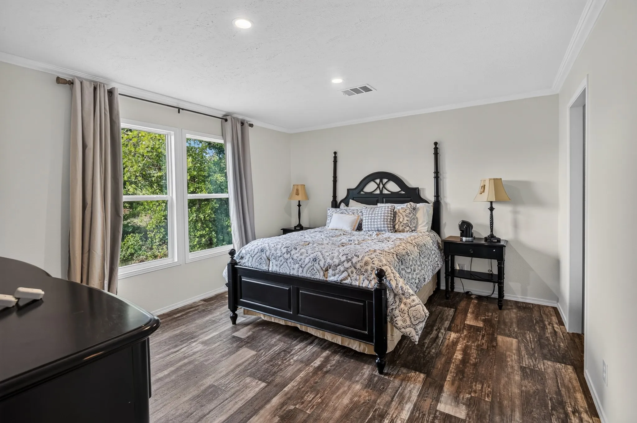 Manufactured Home For Sale in Jack County , 13100 US 281 North, Jacksboro, Texas 76458, 3 Bedrooms, 2 Bathrooms, Garage spaces, 1,620 Sqft, built in 2022, Price $2,499,900, mls#21296573, Real Estate Agent in Jacksboro, Homes For Sale in Jack county, Homes For Sale in Jacksboro, Realtor in Jacksboro Texas, Real Estate Brokerage Independent Realty Texas, Luminita Cordes Realtor