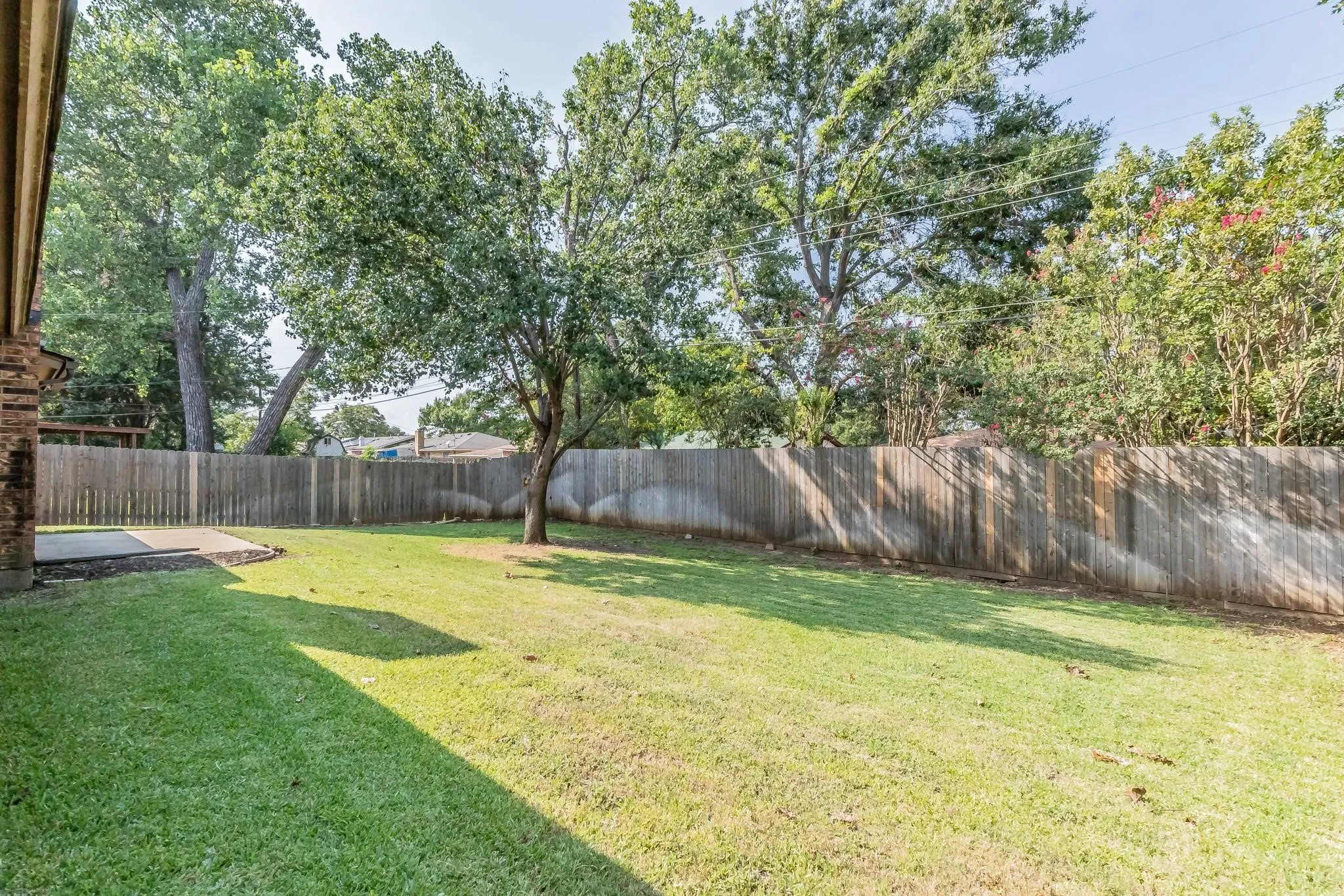 Single Family Residence For Rent in Tarrant County , 2013 Memphis Drive, Bedford, Texas 76022, 3 Bedroom, 2 Bathroom, 2 Garage spaces, 1,360 Sqft, built in 1976, mls#21295357, Real Estate Agent in Bedford, Homes For Rent in Tarrant county, Homes For Rent in Bedford, Realtor in Bedford Texas, Real Estate Brokerage Independent Realty Texas, Luminita Cordes Realtor