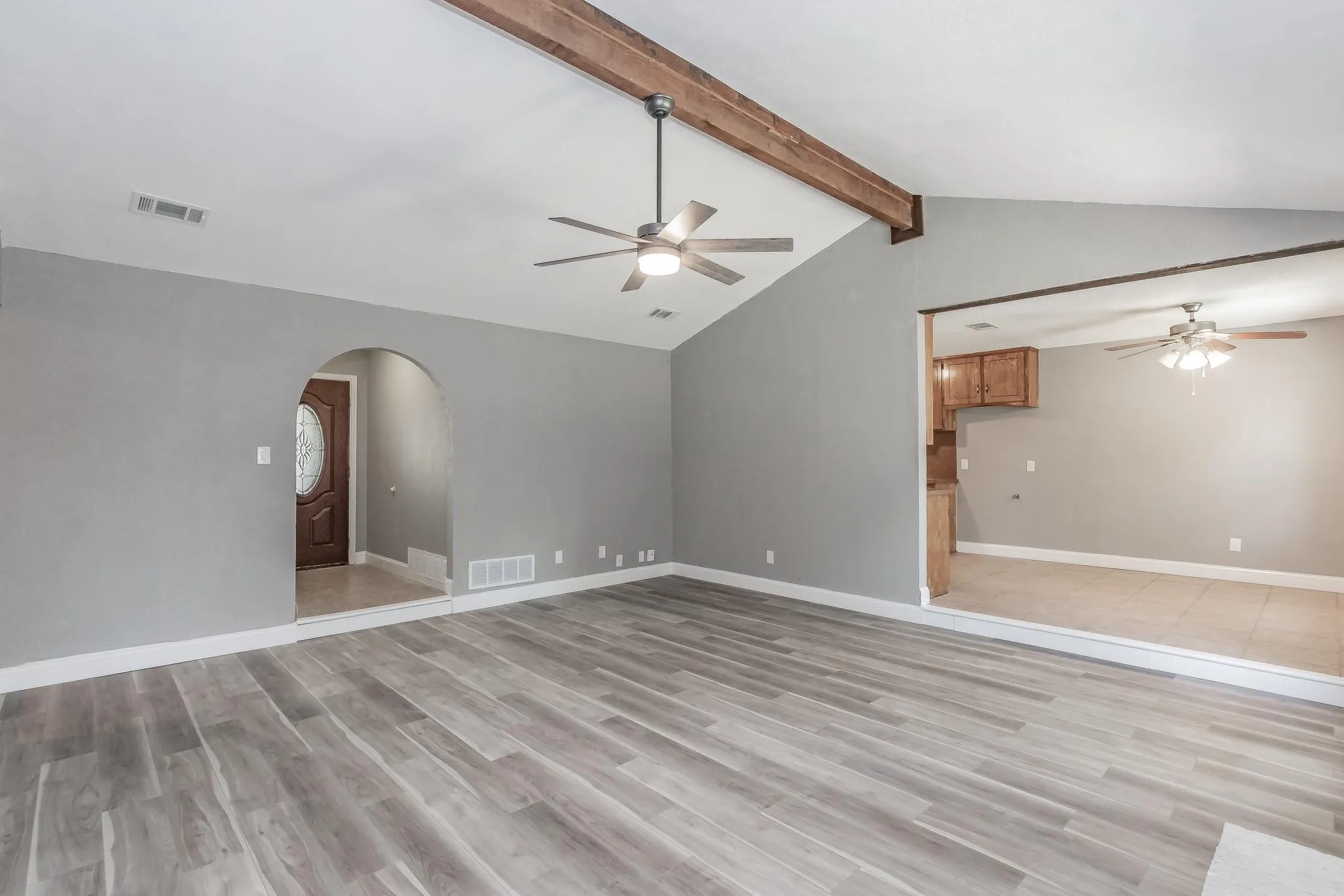 Single Family Residence For Rent in Tarrant County , 2013 Memphis Drive, Bedford, Texas 76022, 3 Bedroom, 2 Bathroom, 2 Garage spaces, 1,360 Sqft, built in 1976, mls#21295357, Real Estate Agent in Bedford, Homes For Rent in Tarrant county, Homes For Rent in Bedford, Realtor in Bedford Texas, Real Estate Brokerage Independent Realty Texas, Luminita Cordes Realtor