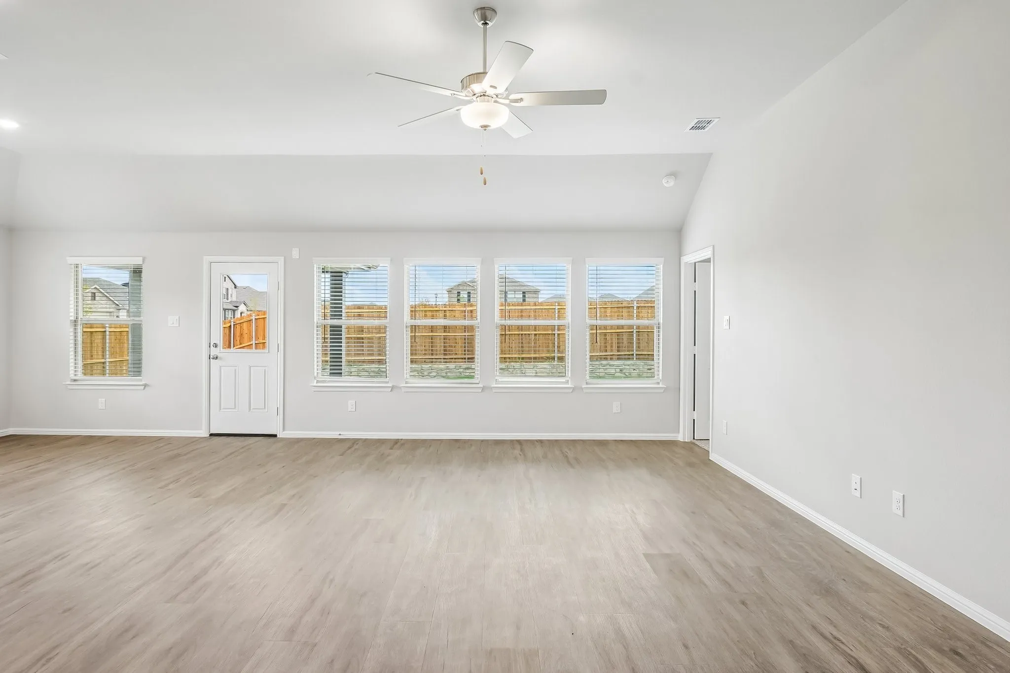 Single Family Residence For Sale in Hunt County , 121 Anson Drive, Royse City, Texas 75189, 4 Bedroom, 3 Bathroom, 2 Garage spaces, 2,106 Sqft, built in 2026, mls#21283925, Real Estate Agent in Royse City, Homes For Sale in Hunt county, Homes For Sale in Royse City, Realtor in Royse City Texas, Real Estate Brokerage Independent Realty Texas, Luminita Cordes Realtor