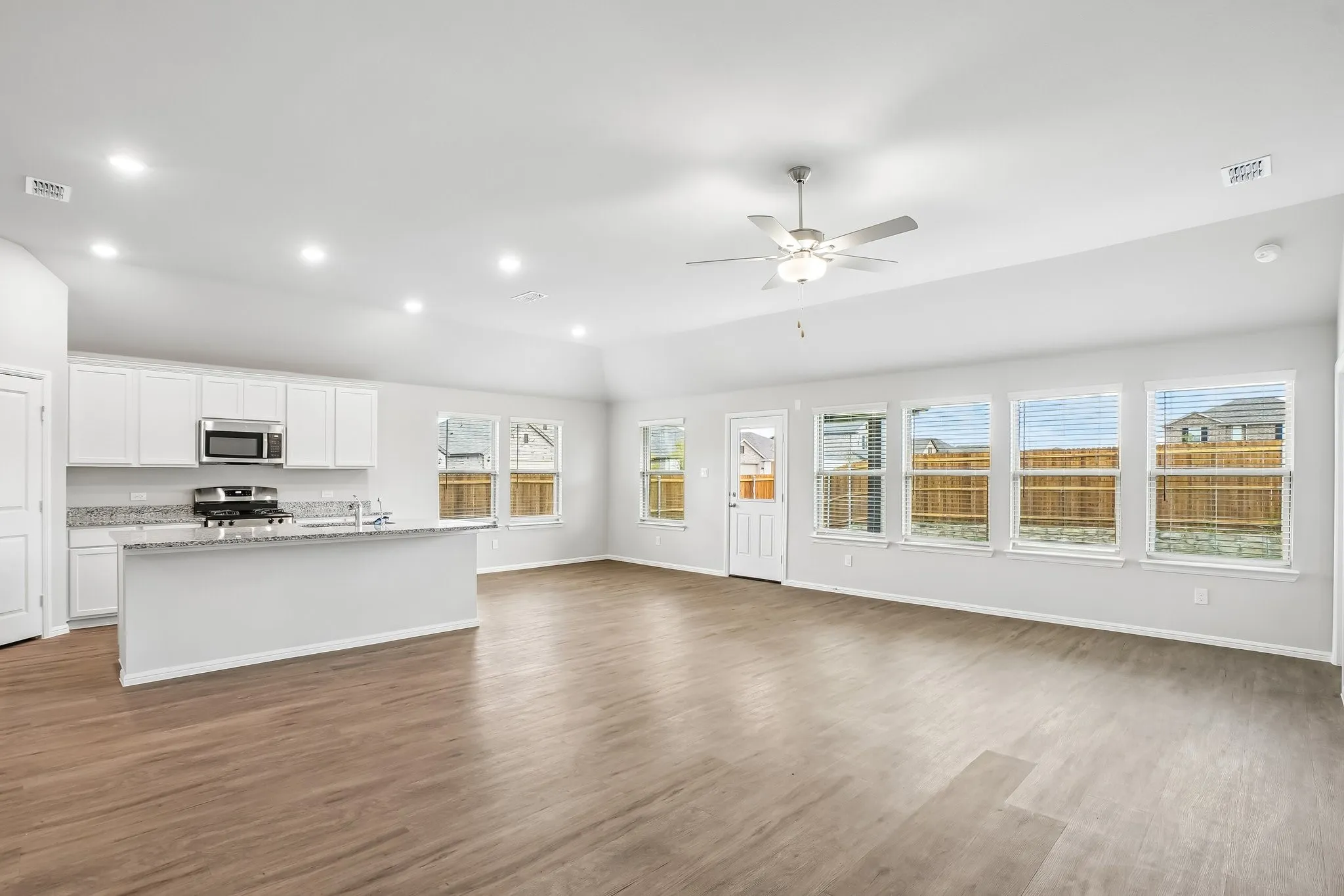 Single Family Residence For Sale in Hunt County , 121 Anson Drive, Royse City, Texas 75189, 4 Bedroom, 3 Bathroom, 2 Garage spaces, 2,106 Sqft, built in 2026, mls#21283925, Real Estate Agent in Royse City, Homes For Sale in Hunt county, Homes For Sale in Royse City, Realtor in Royse City Texas, Real Estate Brokerage Independent Realty Texas, Luminita Cordes Realtor