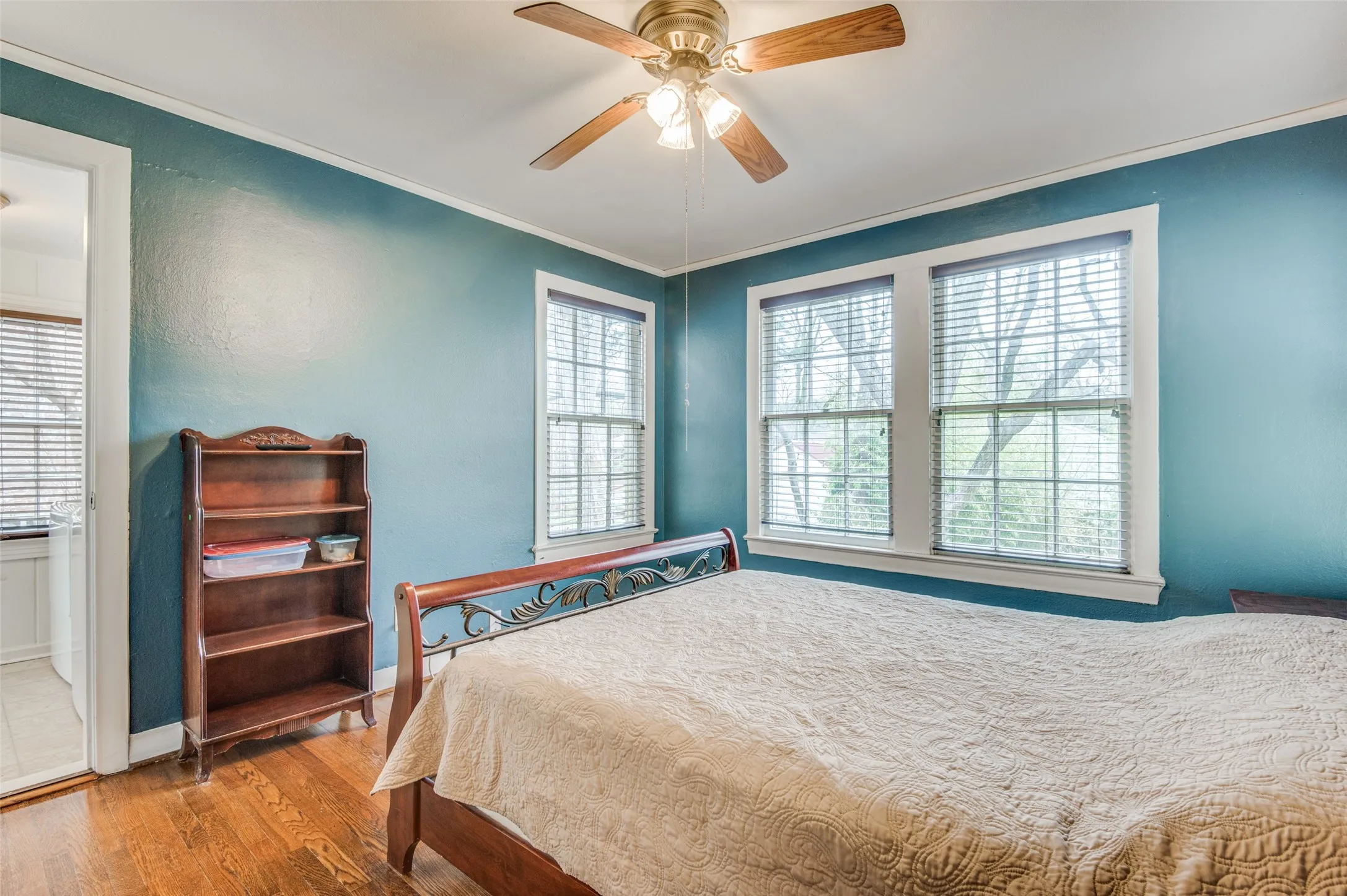 Single Family Residence For Rent in Dallas County , 7015 Hammond Avenue, Dallas, Texas 75223, 2 Bedroom, 1 Bathroom, 1 Garage spaces, 1,073 Sqft, built in 1940, mls#21293210, Real Estate Agent in Dallas, Homes For Rent in Dallas county, Homes For Rent in Dallas, Realtor in Dallas Texas, Real Estate Brokerage Independent Realty Texas, Luminita Cordes Realtor