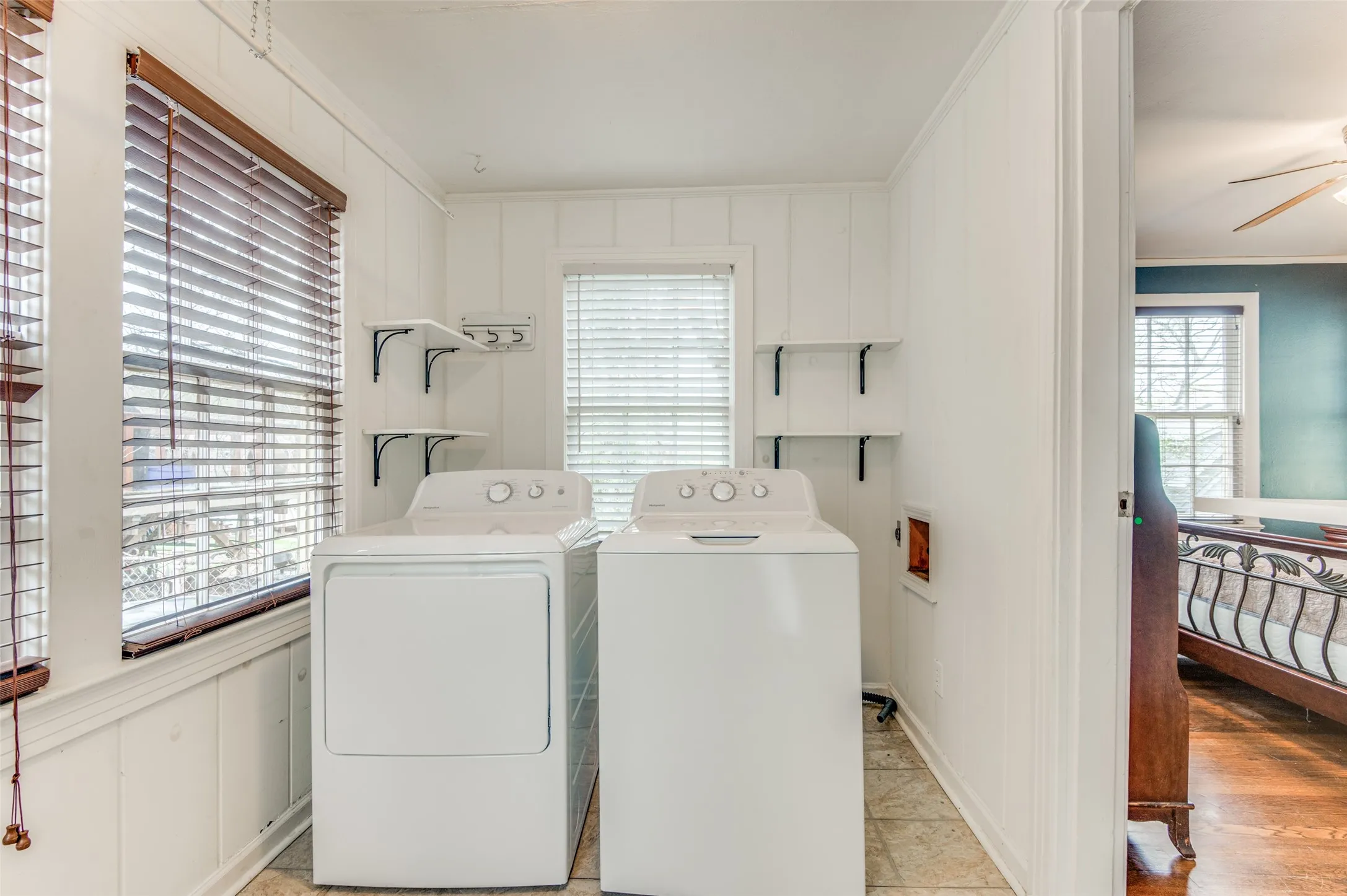 Single Family Residence For Rent in Dallas County , 7015 Hammond Avenue, Dallas, Texas 75223, 2 Bedroom, 1 Bathroom, 1 Garage spaces, 1,073 Sqft, built in 1940, mls#21293210, Real Estate Agent in Dallas, Homes For Rent in Dallas county, Homes For Rent in Dallas, Realtor in Dallas Texas, Real Estate Brokerage Independent Realty Texas, Luminita Cordes Realtor