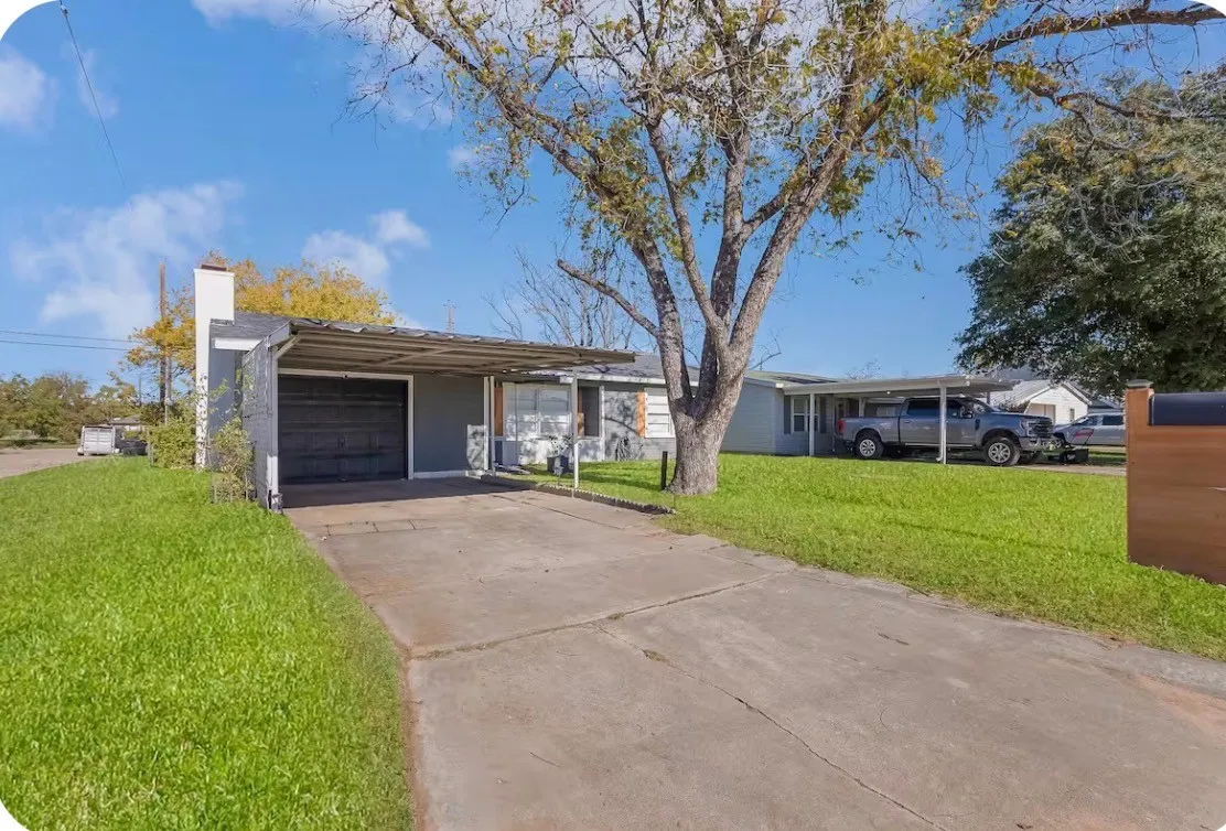 Single Family Residence For Sale in Taylor County , 1966 Vogel Street, Abilene, Texas 79603, 3 Bedroom, 2 Bathroom, 2 Garage spaces, 1,401 Sqft, built in 1956, mls#21296554, Real Estate Agent in Abilene, Homes For Sale in Taylor county, Homes For Sale in Abilene, Realtor in Abilene Texas, Real Estate Brokerage Independent Realty Texas, Luminita Cordes Realtor