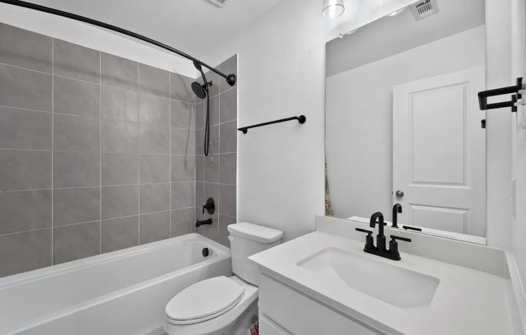 Ensuite bath.