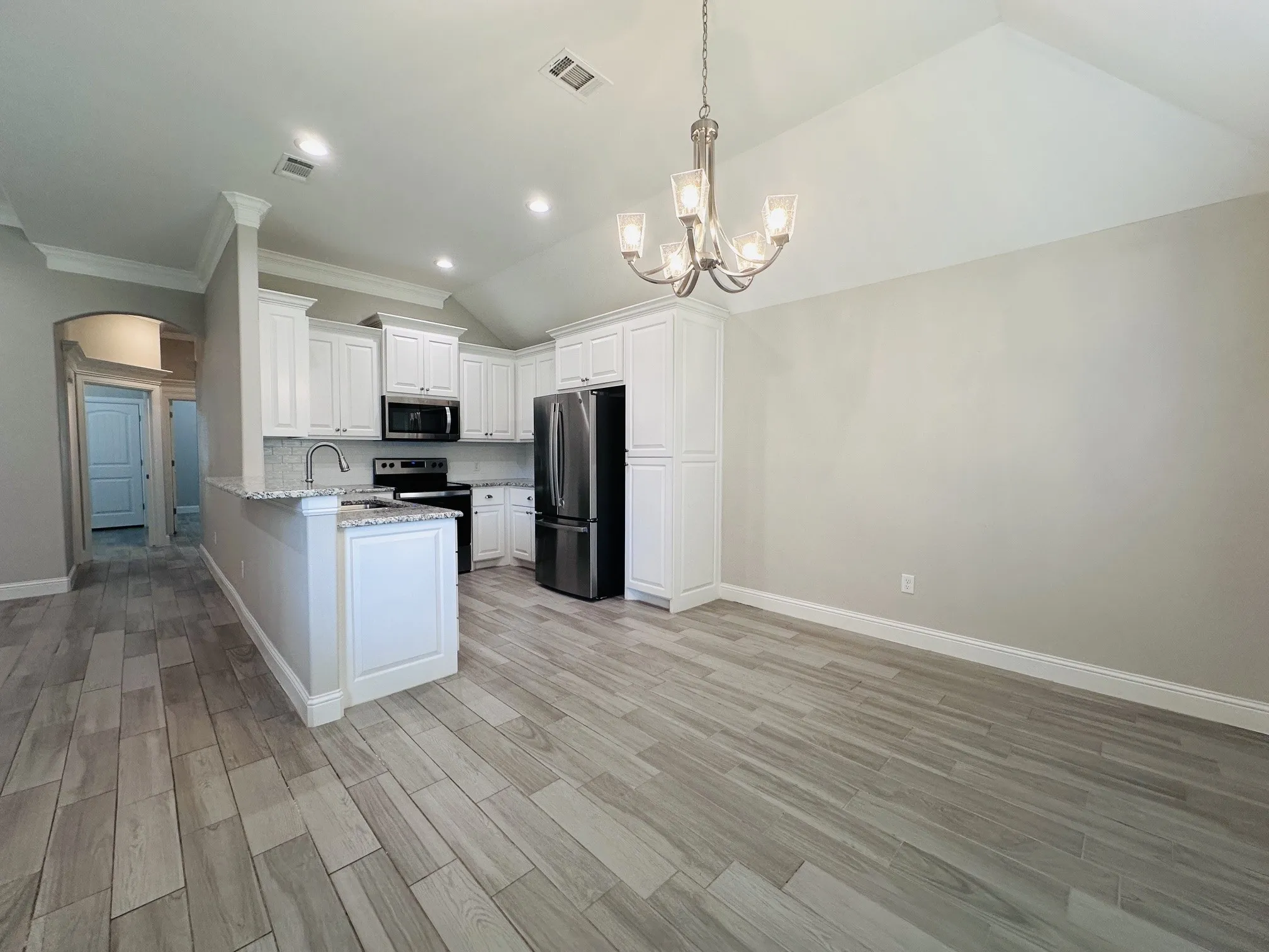 Single Family Residence For Sale in Hood County , 3337 White Horse Drive, Granbury, Texas 76049, 4 Bedroom, 2 Bathroom, 2 Garage spaces, 1,717 Sqft, built in 2021, mls#21296797, Real Estate Agent in Granbury, Homes For Sale in Hood county, Homes For Sale in Granbury, Realtor in Granbury Texas, Real Estate Brokerage Independent Realty Texas, Luminita Cordes Realtor