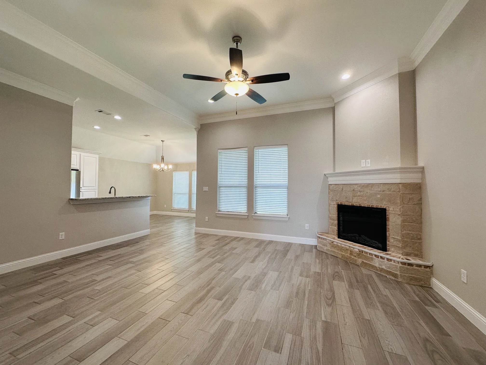Single Family Residence For Sale in Hood County , 3337 White Horse Drive, Granbury, Texas 76049, 4 Bedroom, 2 Bathroom, 2 Garage spaces, 1,717 Sqft, built in 2021, mls#21296797, Real Estate Agent in Granbury, Homes For Sale in Hood county, Homes For Sale in Granbury, Realtor in Granbury Texas, Real Estate Brokerage Independent Realty Texas, Luminita Cordes Realtor