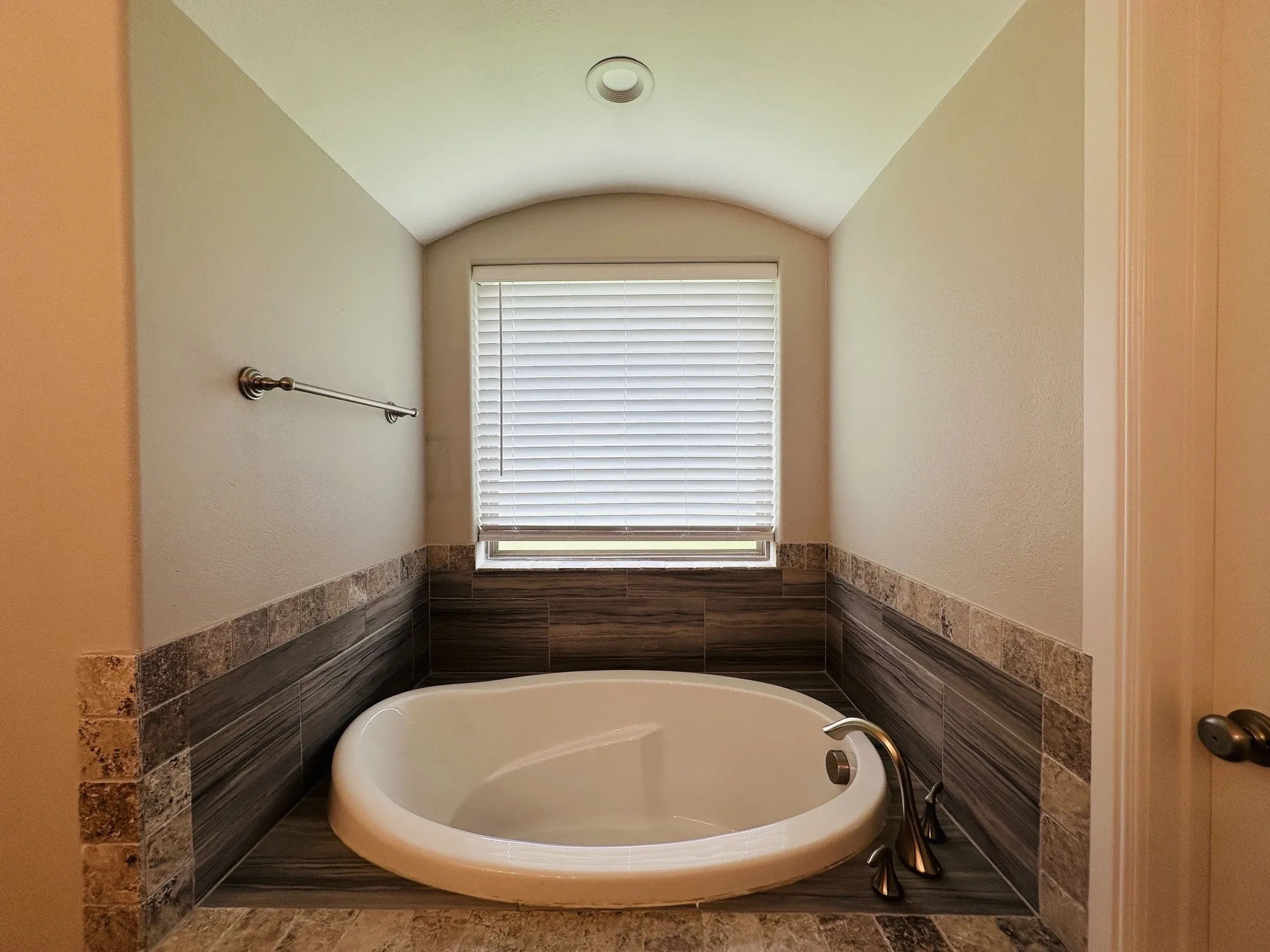 Single Family Residence For Sale in Hood County , 3337 White Horse Drive, Granbury, Texas 76049, 4 Bedroom, 2 Bathroom, 2 Garage spaces, 1,717 Sqft, built in 2021, mls#21296797, Real Estate Agent in Granbury, Homes For Sale in Hood county, Homes For Sale in Granbury, Realtor in Granbury Texas, Real Estate Brokerage Independent Realty Texas, Luminita Cordes Realtor