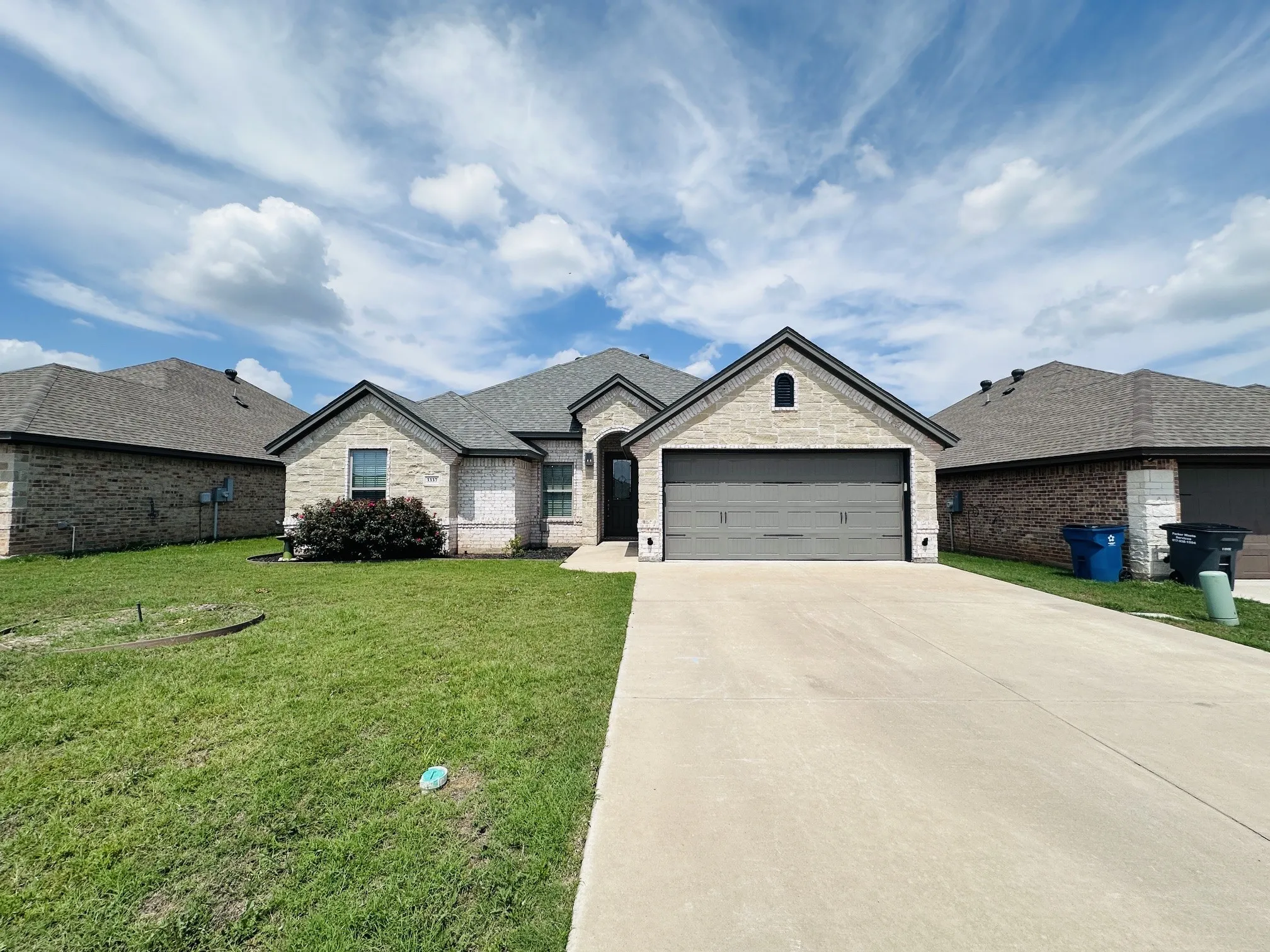 Single Family Residence For Sale in Hood County , 3337 White Horse Drive, Granbury, Texas 76049, 4 Bedroom, 2 Bathroom, 2 Garage spaces, 1,717 Sqft, built in 2021, mls#21296797, Real Estate Agent in Granbury, Homes For Sale in Hood county, Homes For Sale in Granbury, Realtor in Granbury Texas, Real Estate Brokerage Independent Realty Texas, Luminita Cordes Realtor